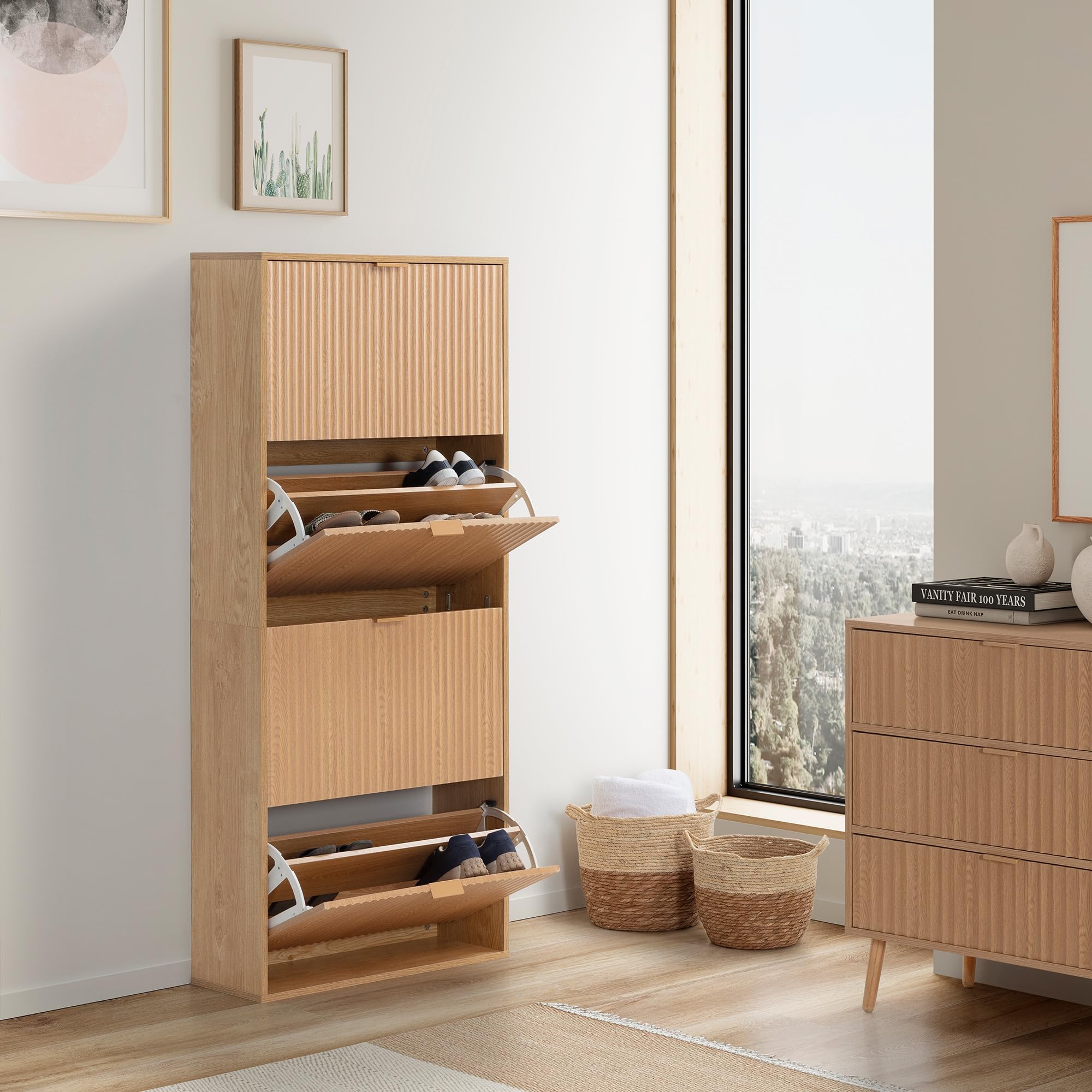 HOMN LIVING Mueble Zapatero Lluvia 4 Puertas Color Roble, 66 cm (Ancho) 24 cm (Profundo) 150 cm (Altura)