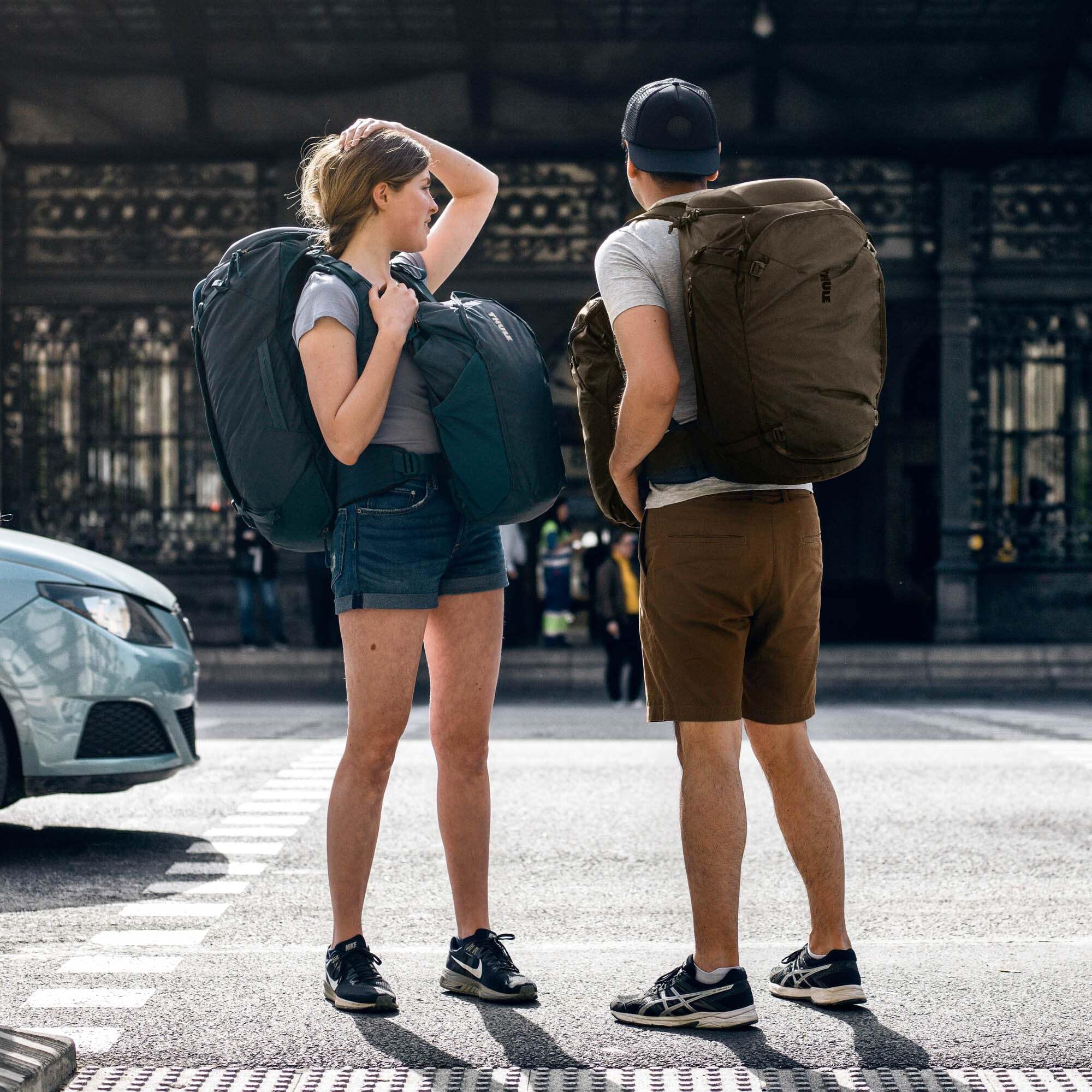 Thule Landmark 60 - damski plecak podróżny, 55 cm, Hazy Green, 60L