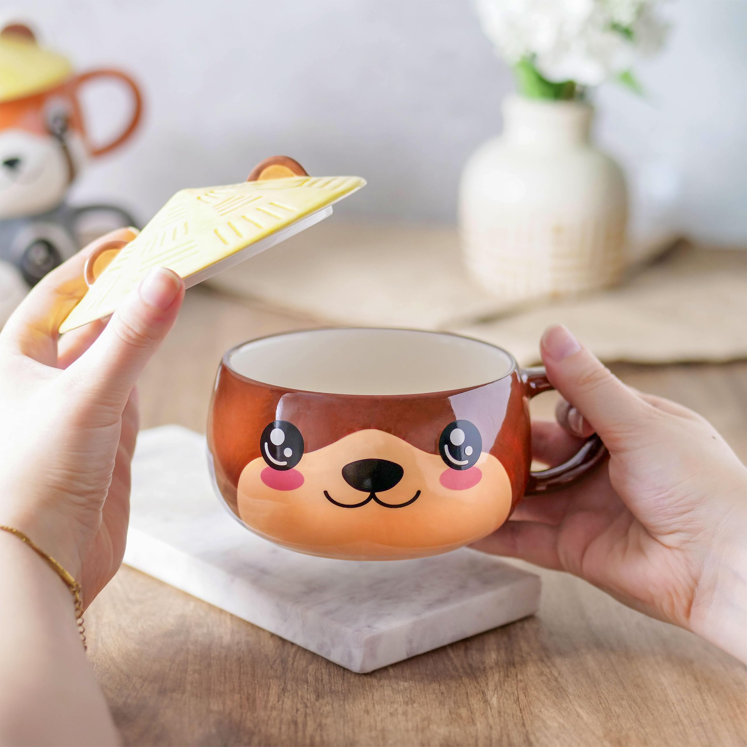 Elbenwald Mug Kawaii Otter Design with Lid - Capacity 450 ml, Height 9 cm (with Lid) - in Ceramic Brown for Anime Fans - Image 3