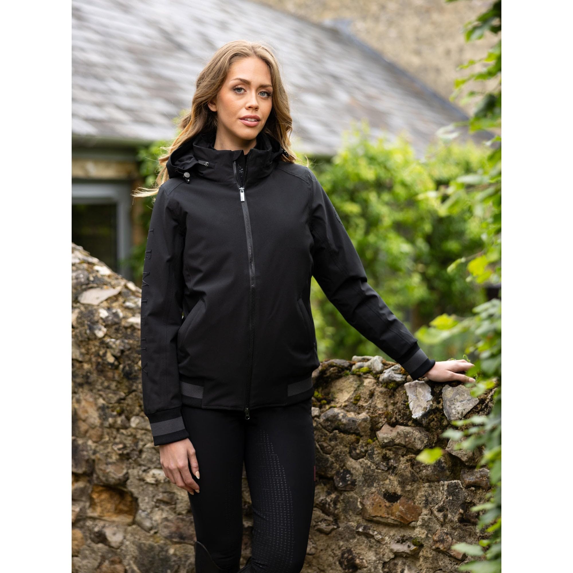 LeMieux Chaqueta de equipo para mujer, impermeable, capucha plegable, cremallera bidireccional