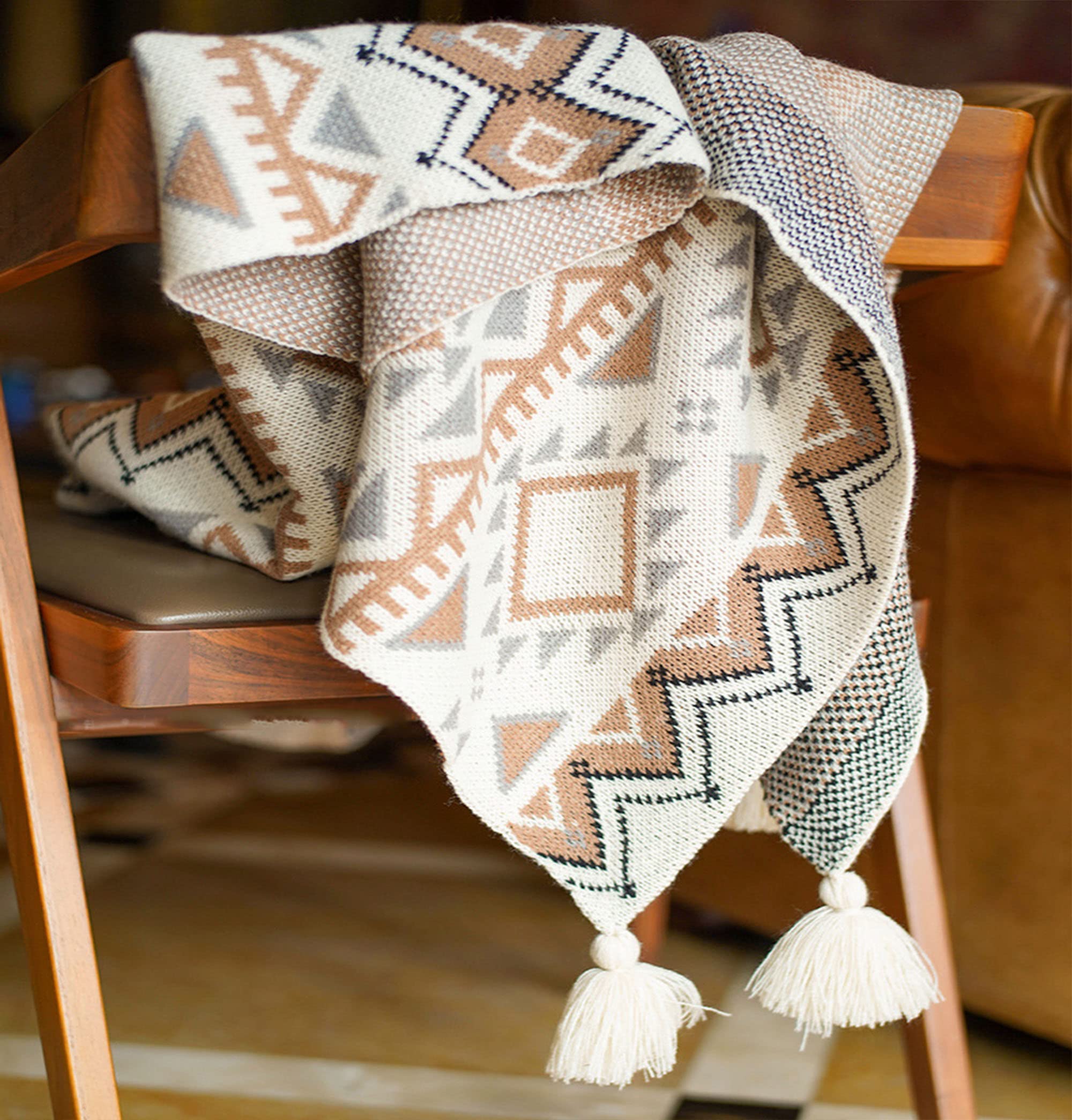Coperta con frange a maglia, morbida e leggera, con nappe, decorativa, stile bohémien, calda coperta in acrilico per divano, divano, copriletto, divano, divano – (130 x 170 cm, stile 4)