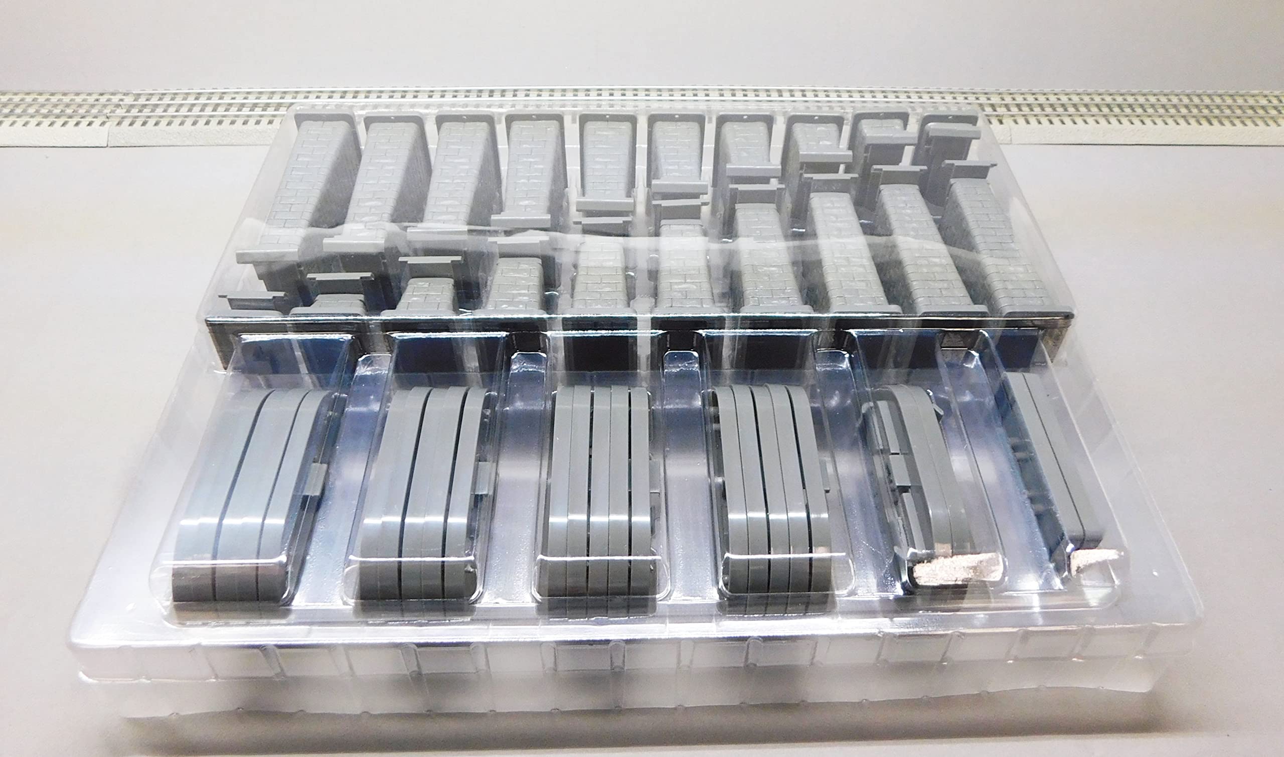 Walthers Mainline 948-70018 HO Scale Code 70 Nickel Silver DCC Friendly Number 6 Turnout - Right Hand