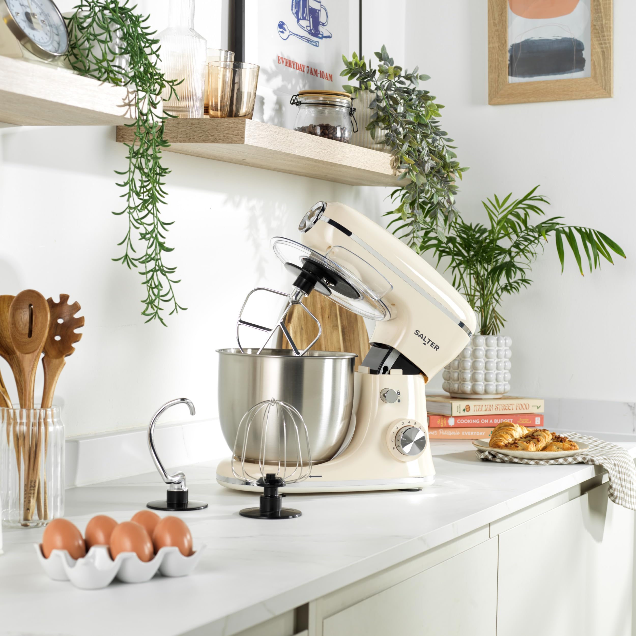 Salter Retro Cream Mixer - Mezclador eléctrico de cocina de alimentos de 5 L, cuenco extraíble de acero inoxidable, accesorios incluidos, gancho de masa, batidor de alambre, batidora, 8