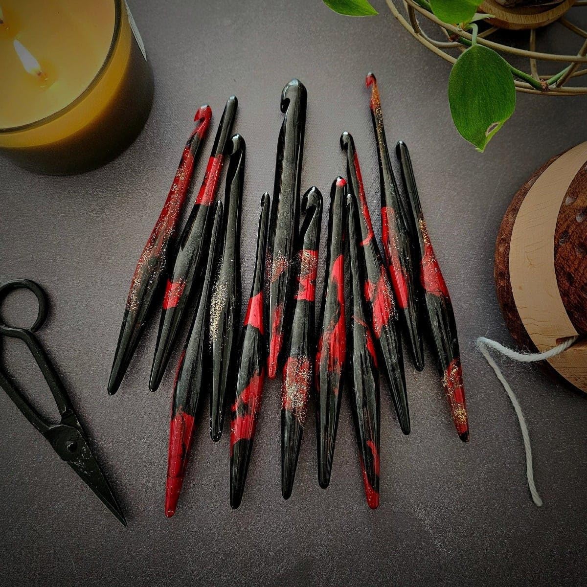 FURLS - Zodiac Streamline Scorpio Crochet Hook 7" (Scorpio, 10.0 mm (P))