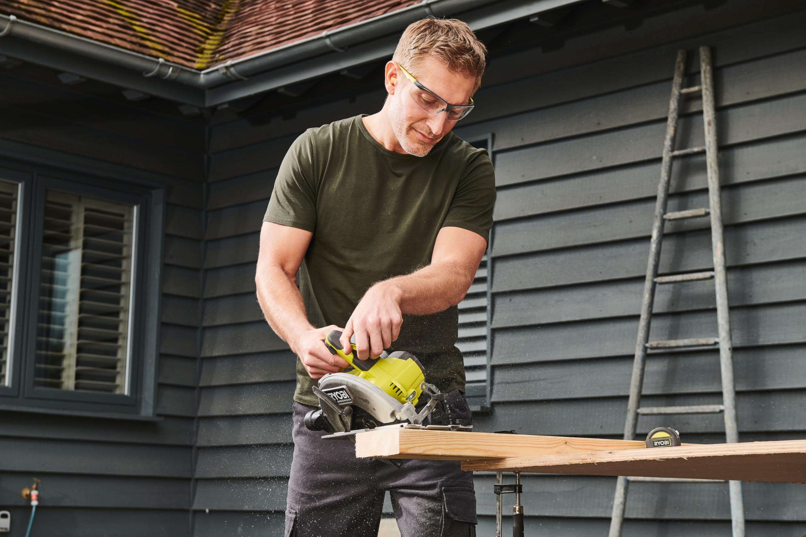 RYOBI 18 V ONE+ Brushless Akku-Handkreissäge RCS18BL-0, 184 mm Sägeblatt | werkzeuglose Einstellungen, ohne Akku und Ladegerät