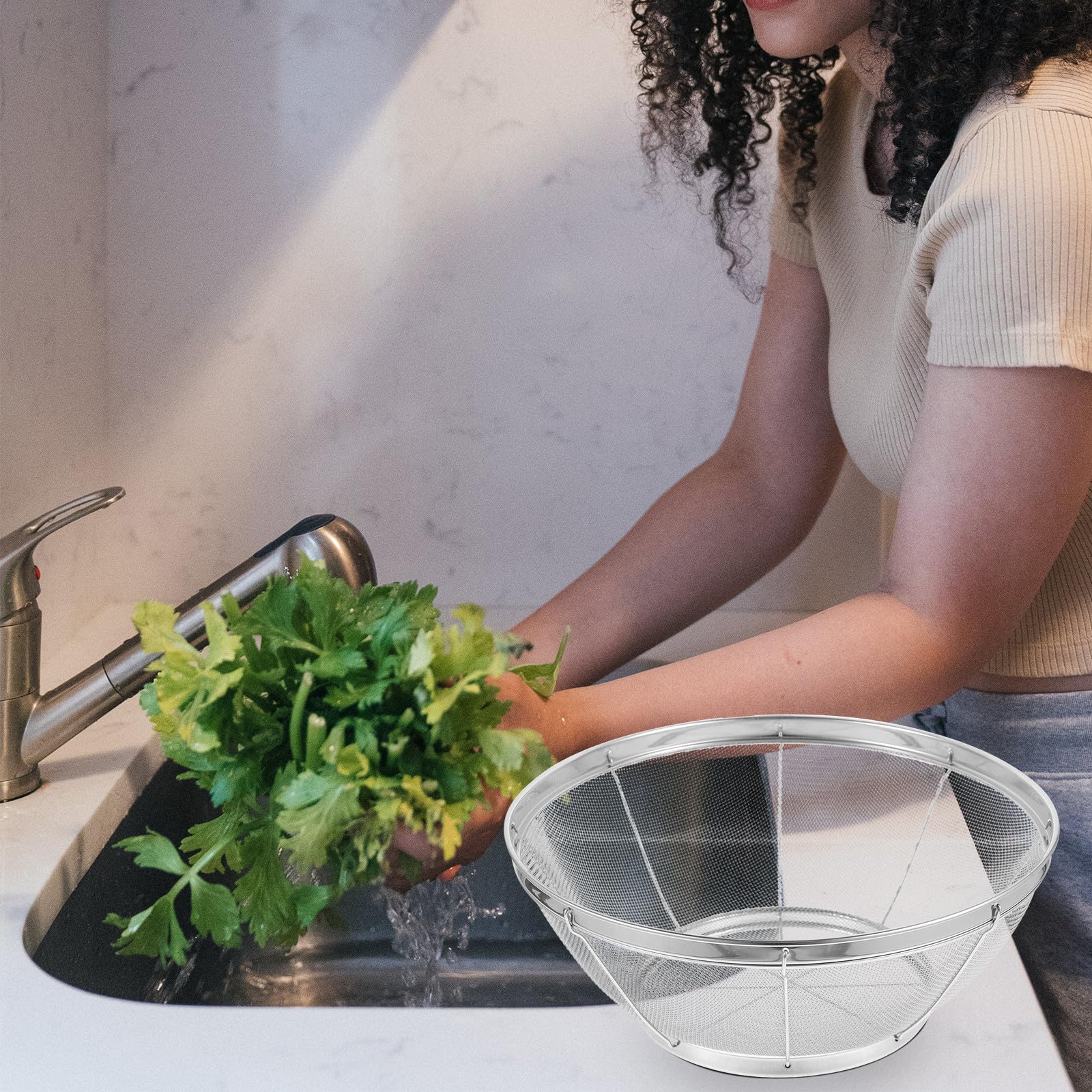 Juego de 5 Coladores Grandes de Malla Fina de Acero Inoxidable Resistentes para Lavar Frutas y Arroz en Cocina Forma Redonda y Filtro Fino