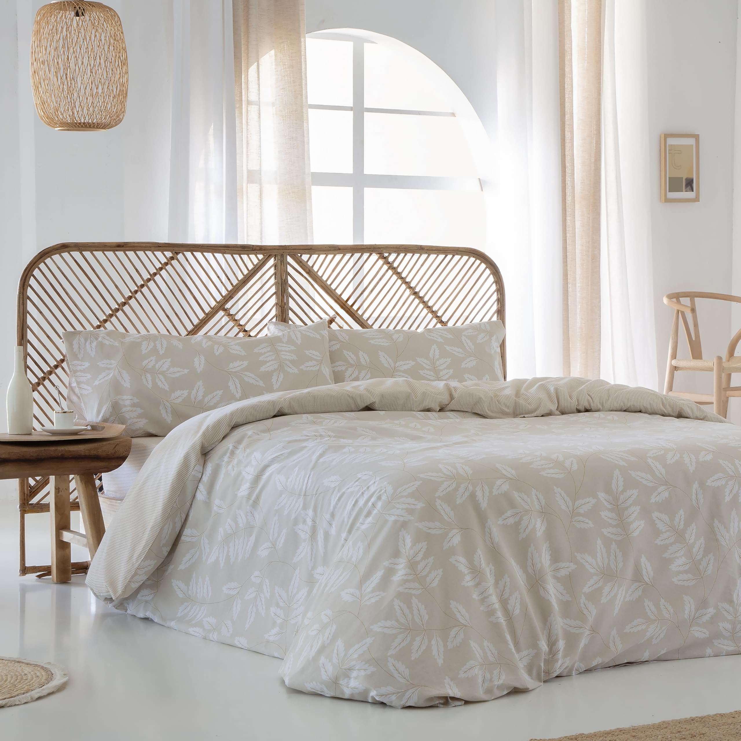 Funda nórdica ALGODÓN ORGANICO 100% 144 HILOS BATAN BEIGE REVERSIBLE Cama de 150 Incluye: Funda nórdica 240x220 + 2 fundas de almohada + sábana bajera ajustable 150x190 / 200. Cierre con botones