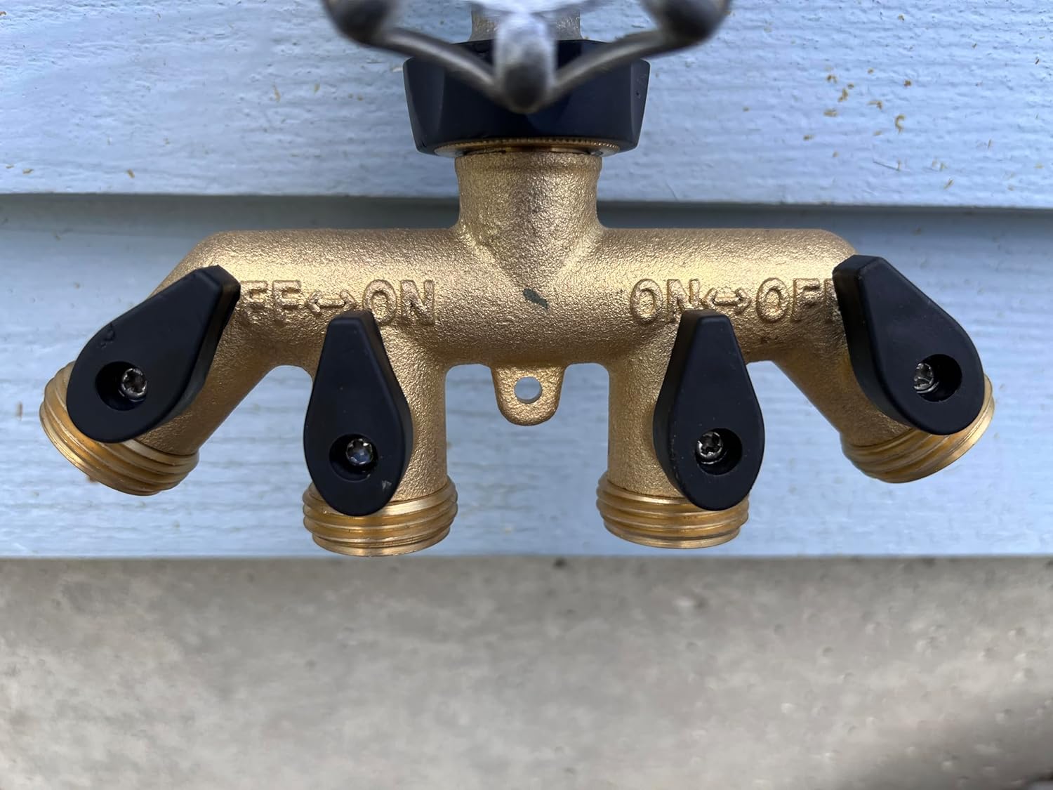 4-Way Brass Heavy Duty Garden Hose Splitter with Shut Off Valve 900006 by New England Garden Tools