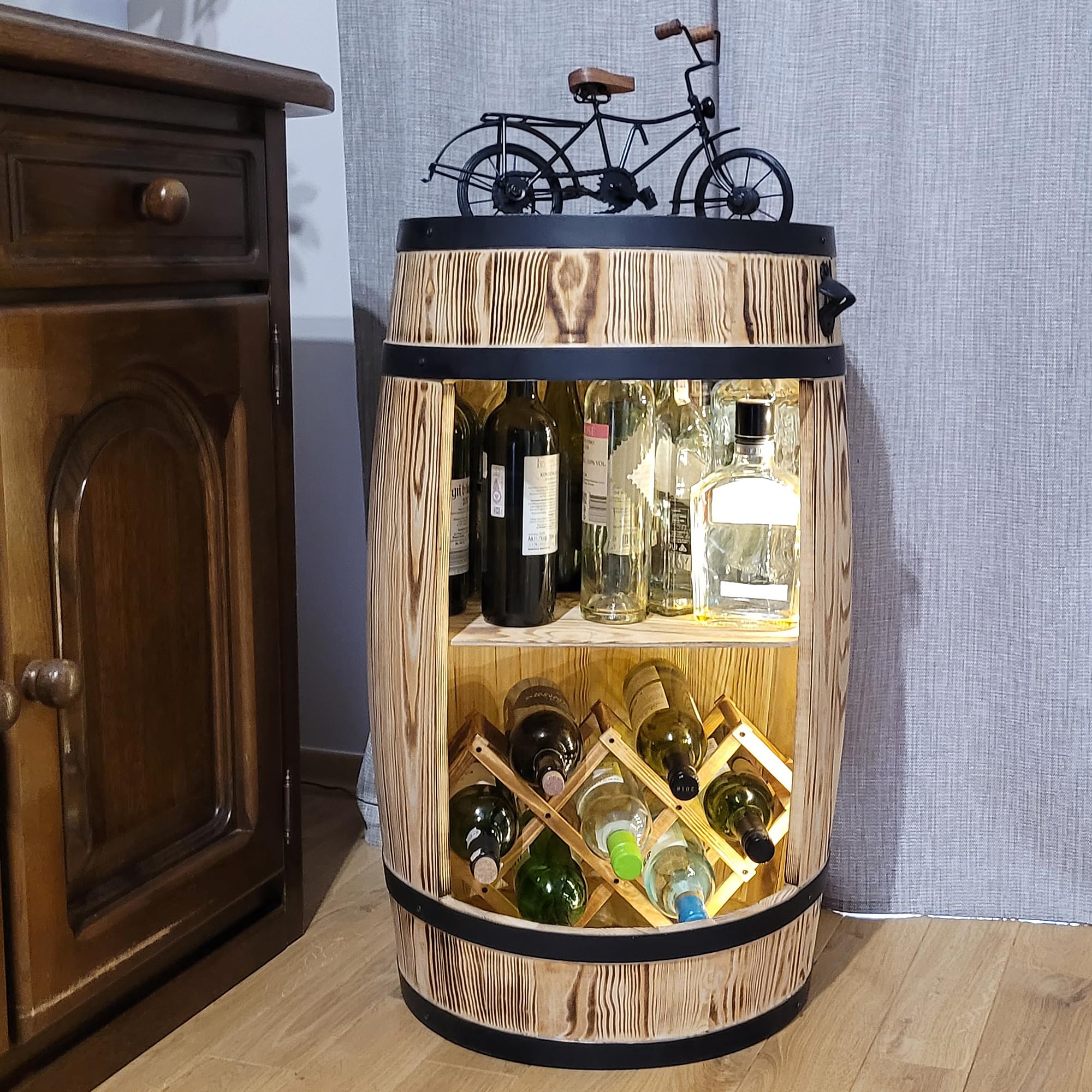weeco Portabottiglie in legno con luci a LED e portabottiglie – Barile in legno per bicchieri e bottiglie – Montabile – Armadietto per vino – Set regalo – Wine Rack in legno 80 x 50 cm