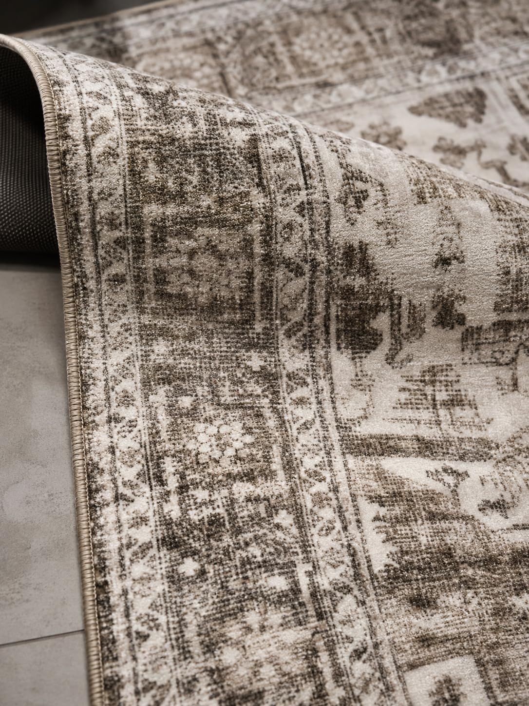 the carpet Zen Klassicher Vintage Wohnzimmer Teppich im Modernen Used Look, Waschbar, Superflach, Anti-Rutsch Unterseite, Orient Muster… – Ansicht 4