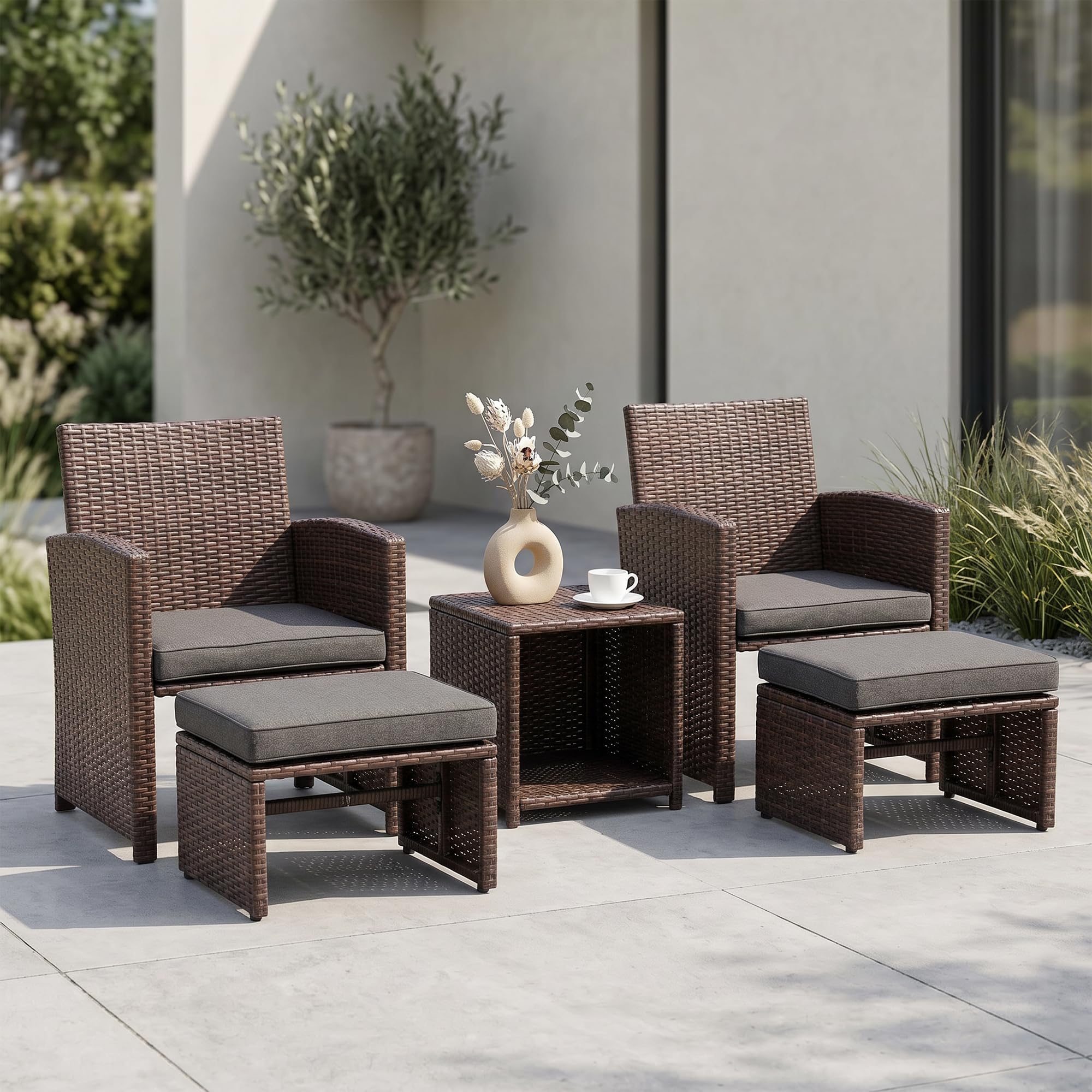 OC Orange-Casual 5-TLG Garten Unterhaltung Set, Balkon Möbel Set mit Kissen, brauner Rattan-Sessel mit Hocker&Couchtisch, für Garten, Hinterhof und Veranda (Dunkelgrau)