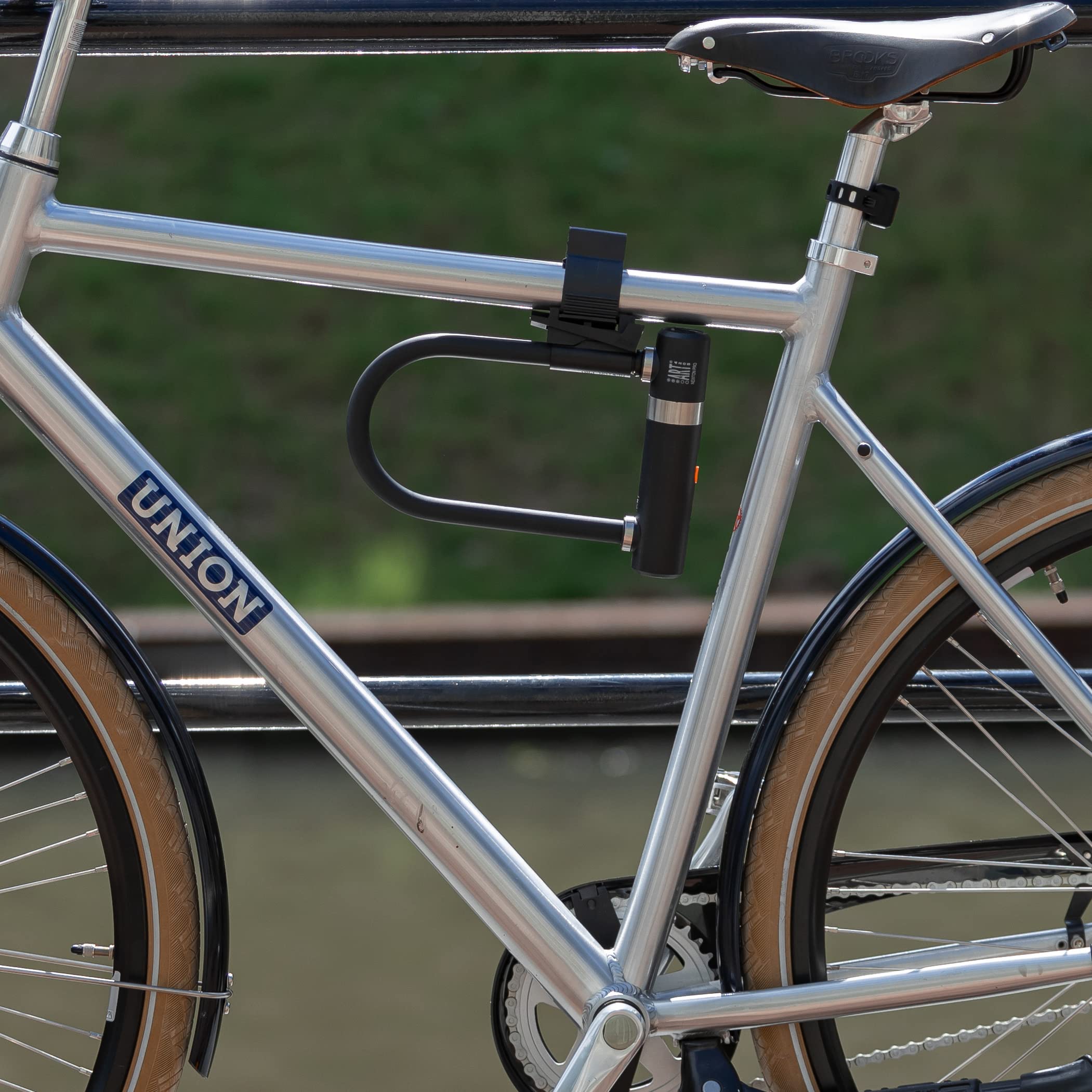 AXA Newton Pro Antivol vélo, Antivol U, Cadenas pour vélo et scooter, VTT, Vélo électrique, Extra robuste, Sécurité 15 sur 15, 19 cm x 17 mm