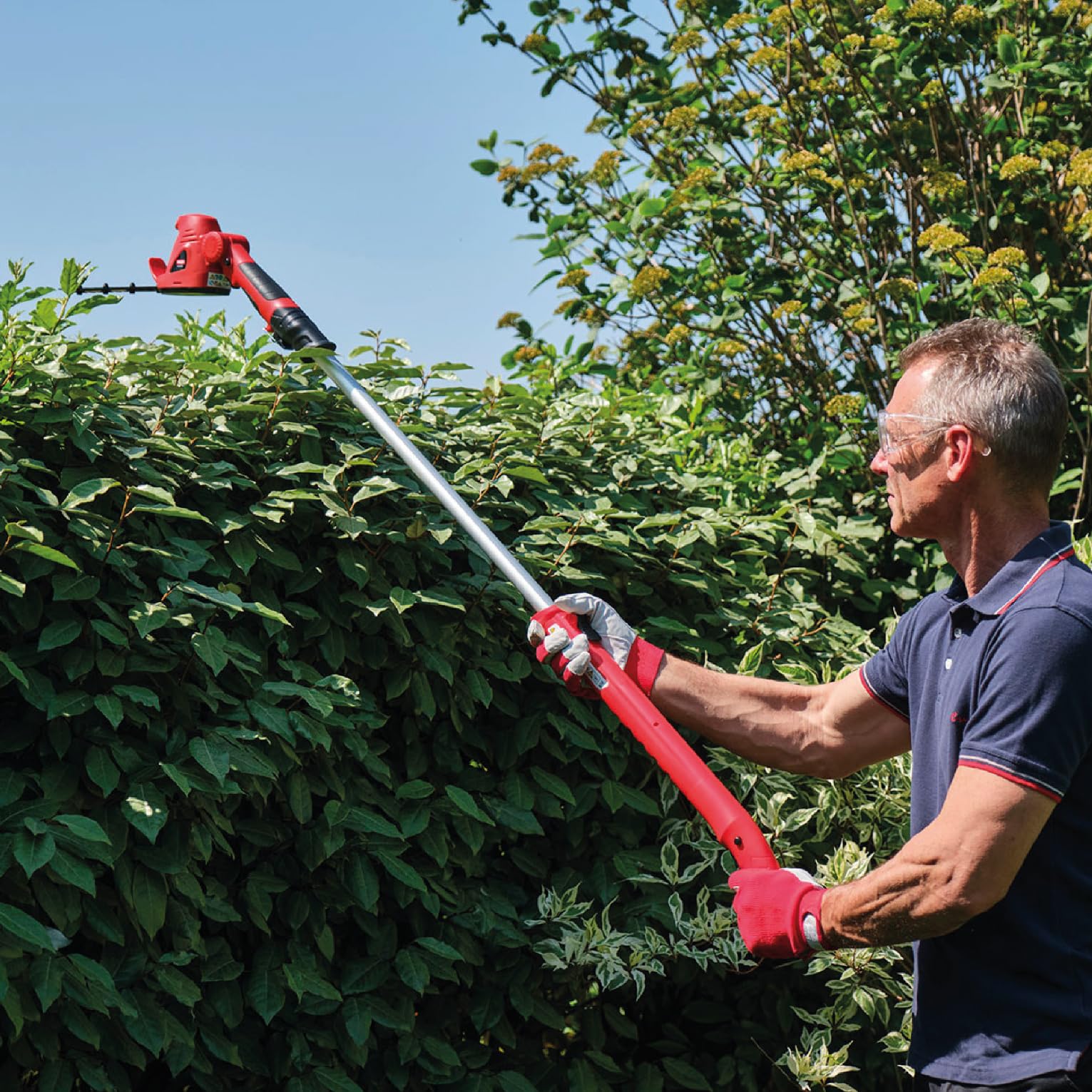 Valex RSA109 - Recortador para setos y parterres a batería, Hoja Cortasetos de 220 mm y cortacésped de 160 mm, Cabezal inclinable de 7 Posiciones, Mango telescópico con Ruedas