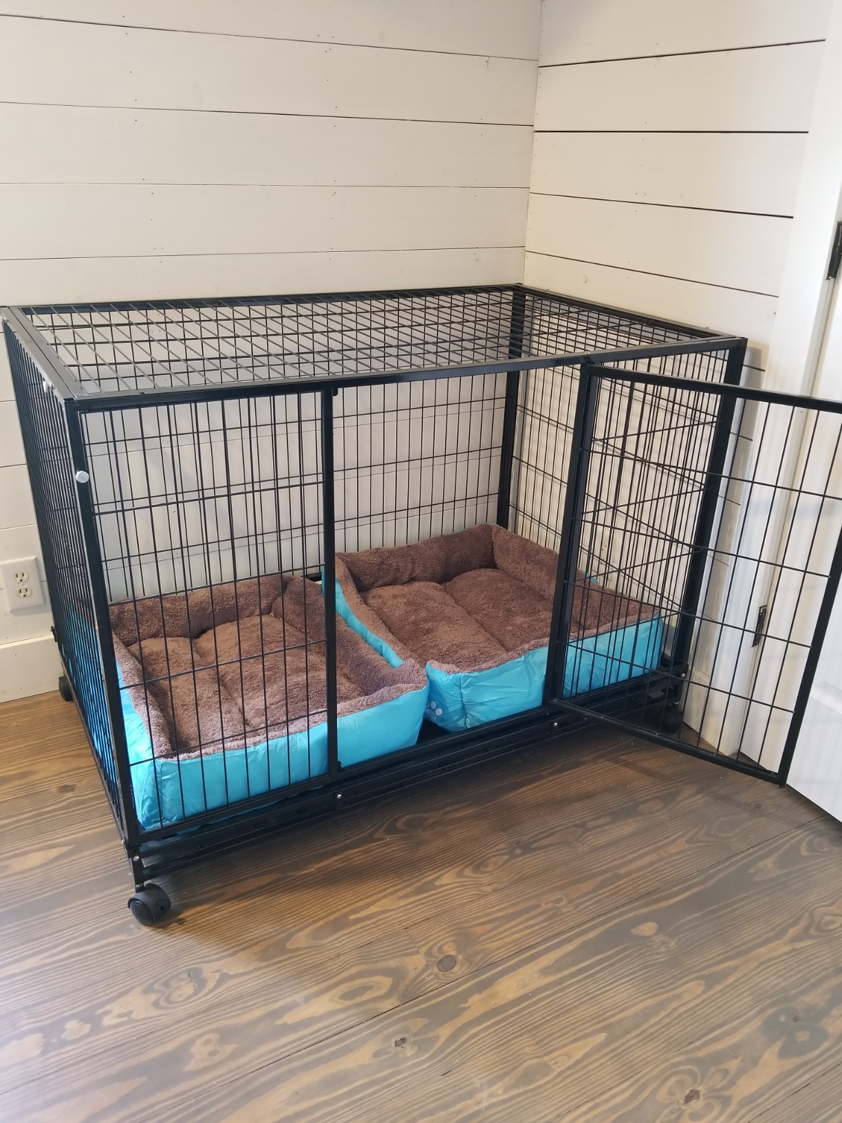 33/mo Finance Amazon Basics Heavy Duty Stackable Dog Pet Kennel on