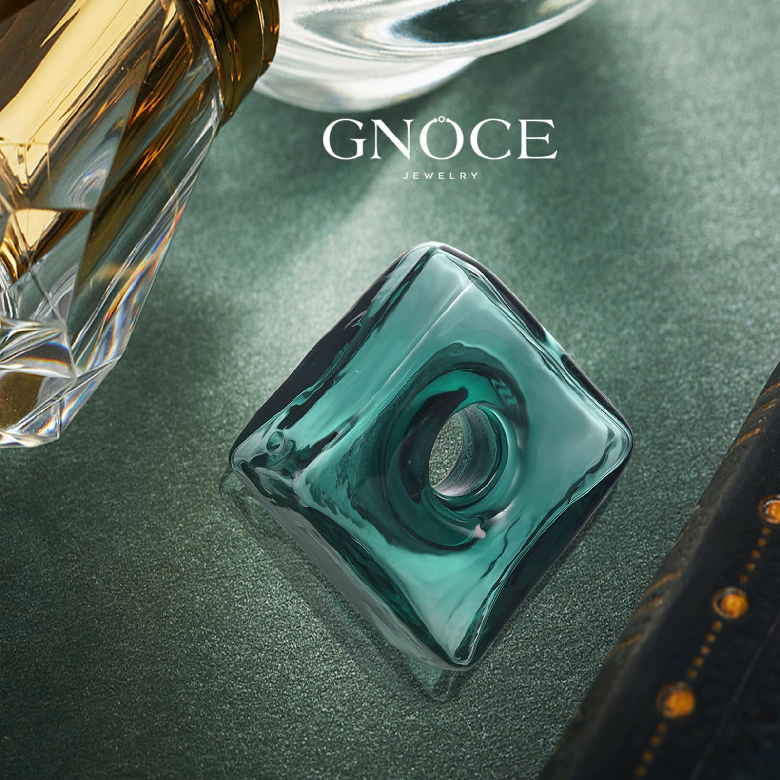 GNOCE Verde Scuro oli Essenziali Profumo Diffusore Charm Quadrato, Charms di Vetro di Murano per Donne Ragazze Moglie Fglia a Penzoloni, San Valentino, Regalo di Gioielli per la Festa Della Mamma