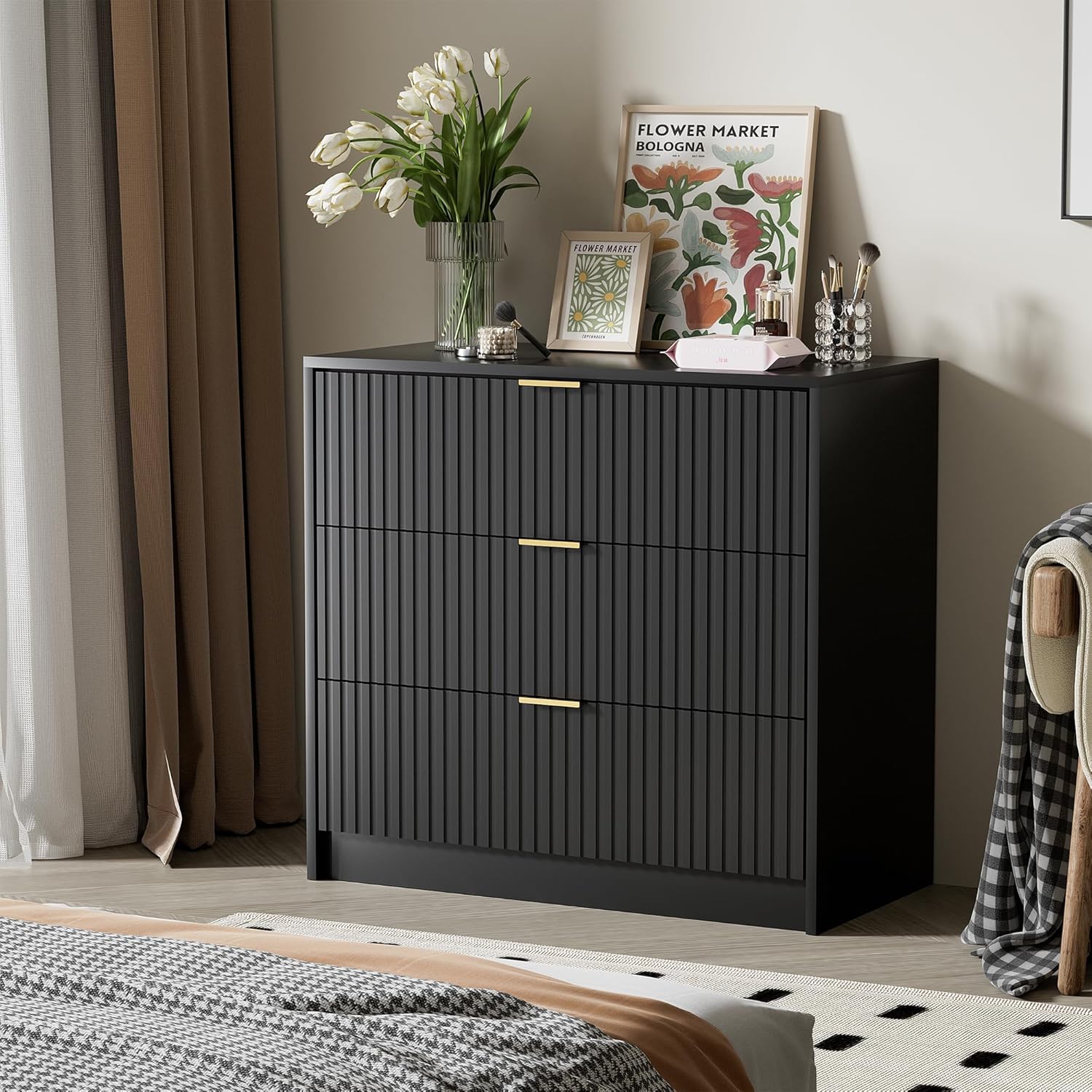 Black Dresser for Bedroom, Modern Dresser with 3 Drawers and Smooth Slides, Wide Chest of Drawers with Golden Handles for Bedroom, Living Room, Closet, 15.7" D x 31.5" W x 29.6" H Black 3 Drawers