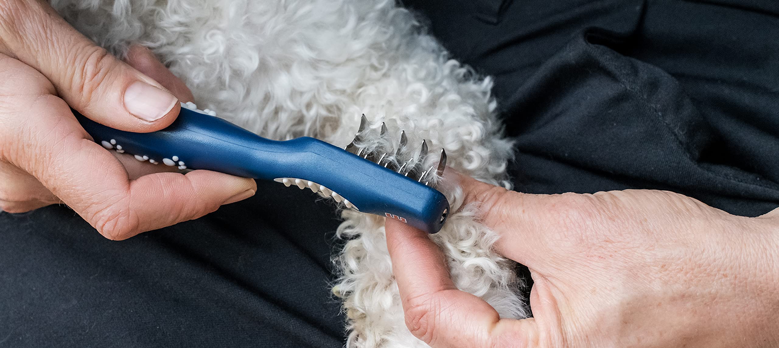 Mikki Doodles - Strumento per la toelettatura del cane, lame micro seghettate trattate termicamente, uso con mano sinistra e destra, per barboncini, taglia unica