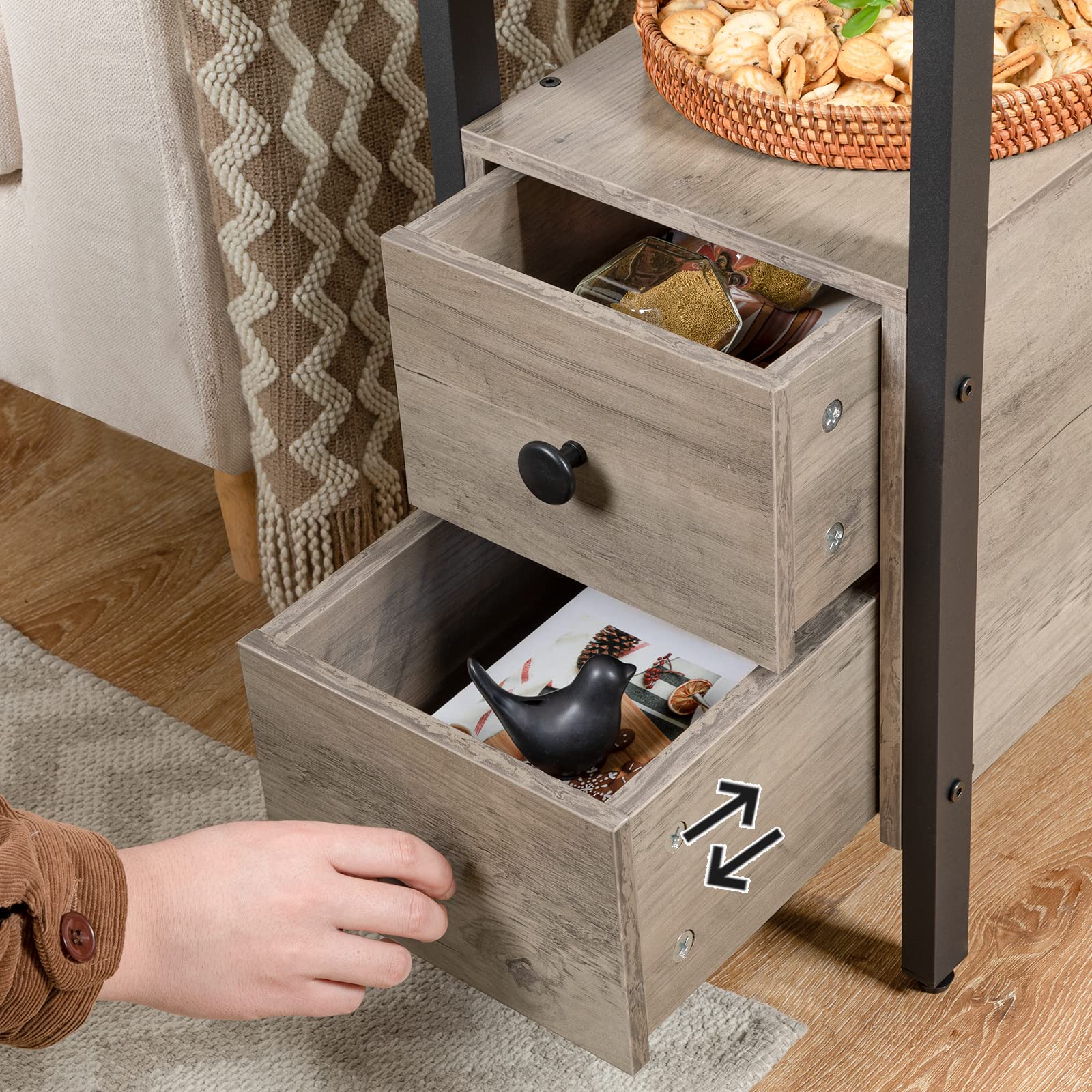 HOOBRO Table d'Appoint avec Station de Charge, Table de Chevet avec 2 Tiroirs, Ports USB et Prises de Courant, Bout de Canapé pour Petits Espaces, Salon, Chambre, Grège EBG542BZ01