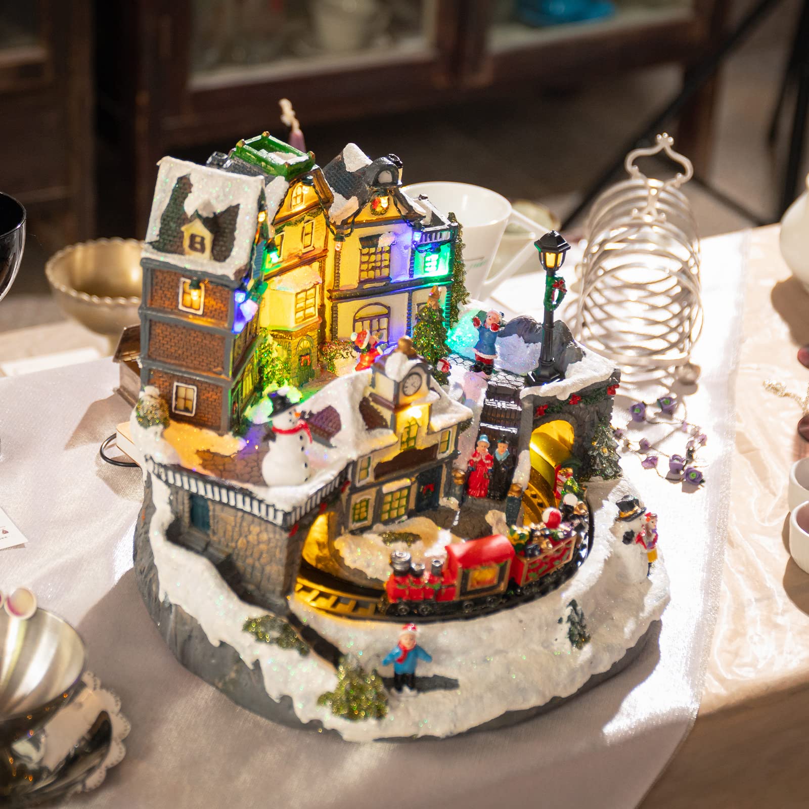 Afirst Weihnachtsdorfhäuser Figuren – Weihnachtshäuser bewegliche Züge rotierender Weihnachtsbaum beleuchtet Weihnachtshaus Villen Navideas Weihnachten beleuchtet Musik mit USB Indoor Display