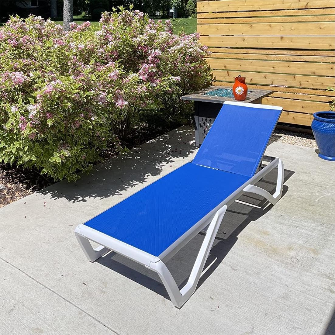 Domi Outdoor Chaise Lounge, Adjustable Aluminum Patio Lounge, Plastic Pool Lounge Chair for Deck Lawn Backyard (1 Blue Chair W/O Table)