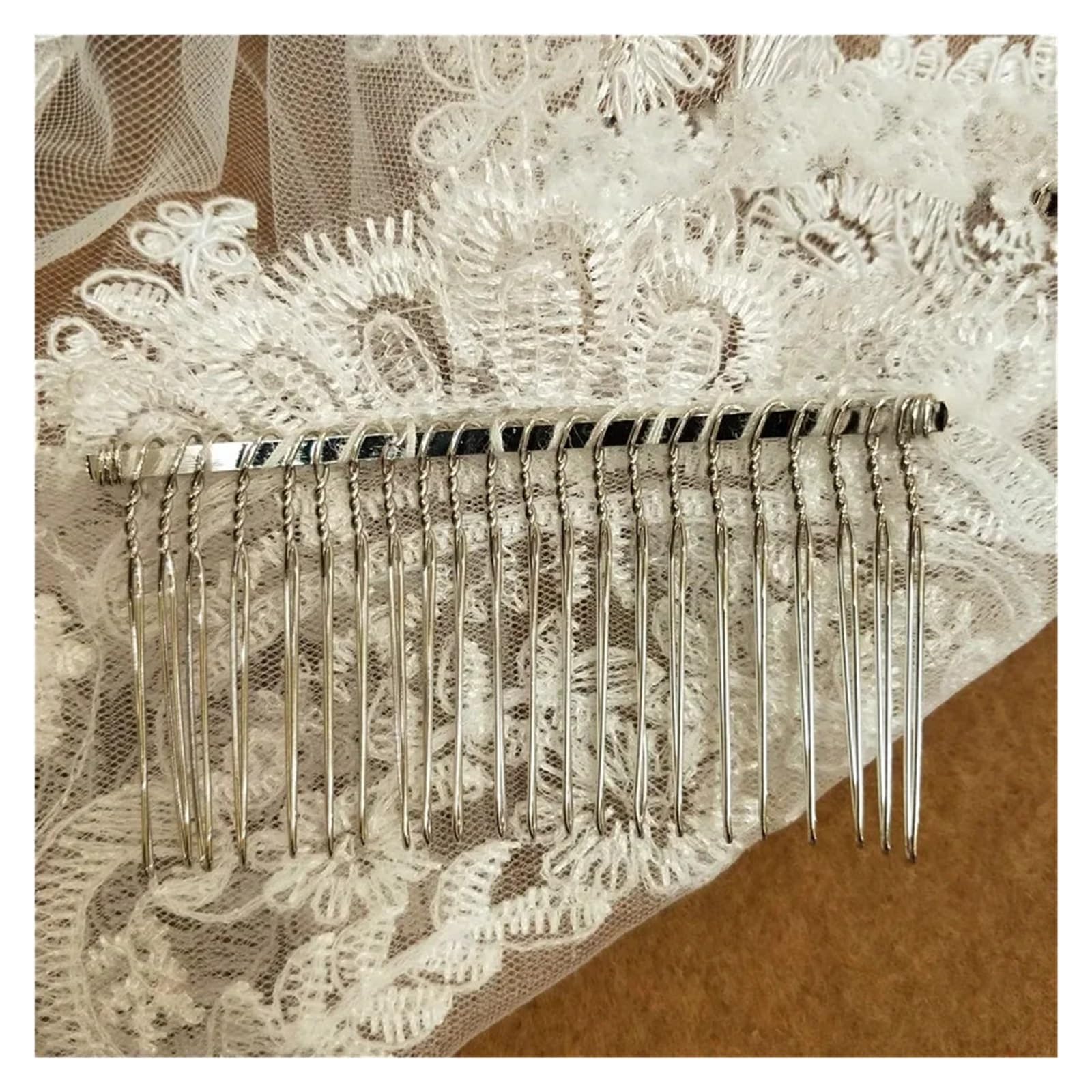 Weißer, elfenbeinfarbener, mit Kristallen besetzter Rand, 1-stöckig, Fingerspitzen-Hochzeitsschleier, Brautaccessoires, weicher Tüllschleier mit Metallkamm(Ivory,300cm)