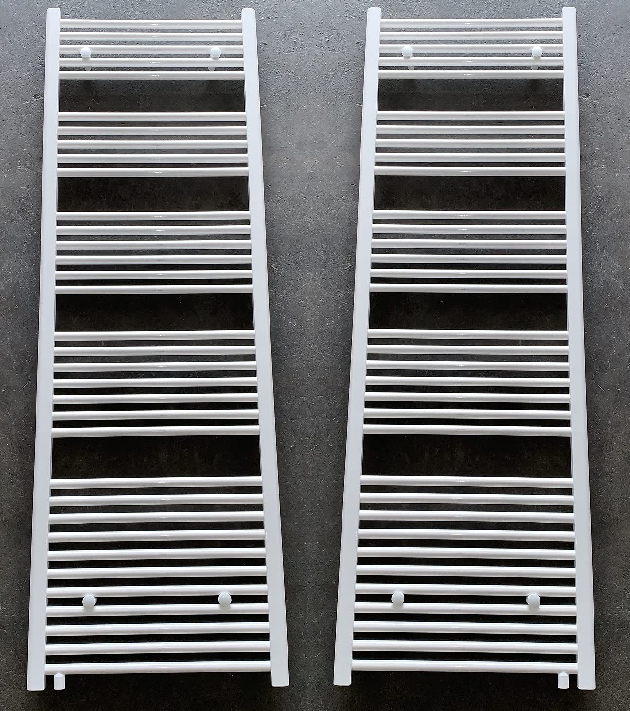 MC Heat Premium Badheizkörper 600x1200 mm - Handtuchwärmer mit flexiblem Anschluss Links/Rechts - Moderne Badheizung mit Mittelanschluss
