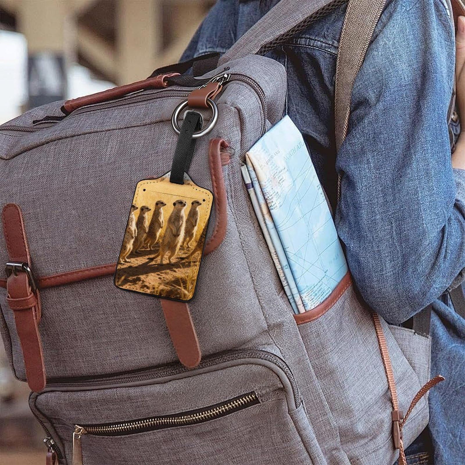 Etichette personalizzate per valigie con motivo suricati sul prato con copertura per la privacy, slot per carte d'identità, per borse da viaggio, etichette con nome dal design unico per valigie, zaini