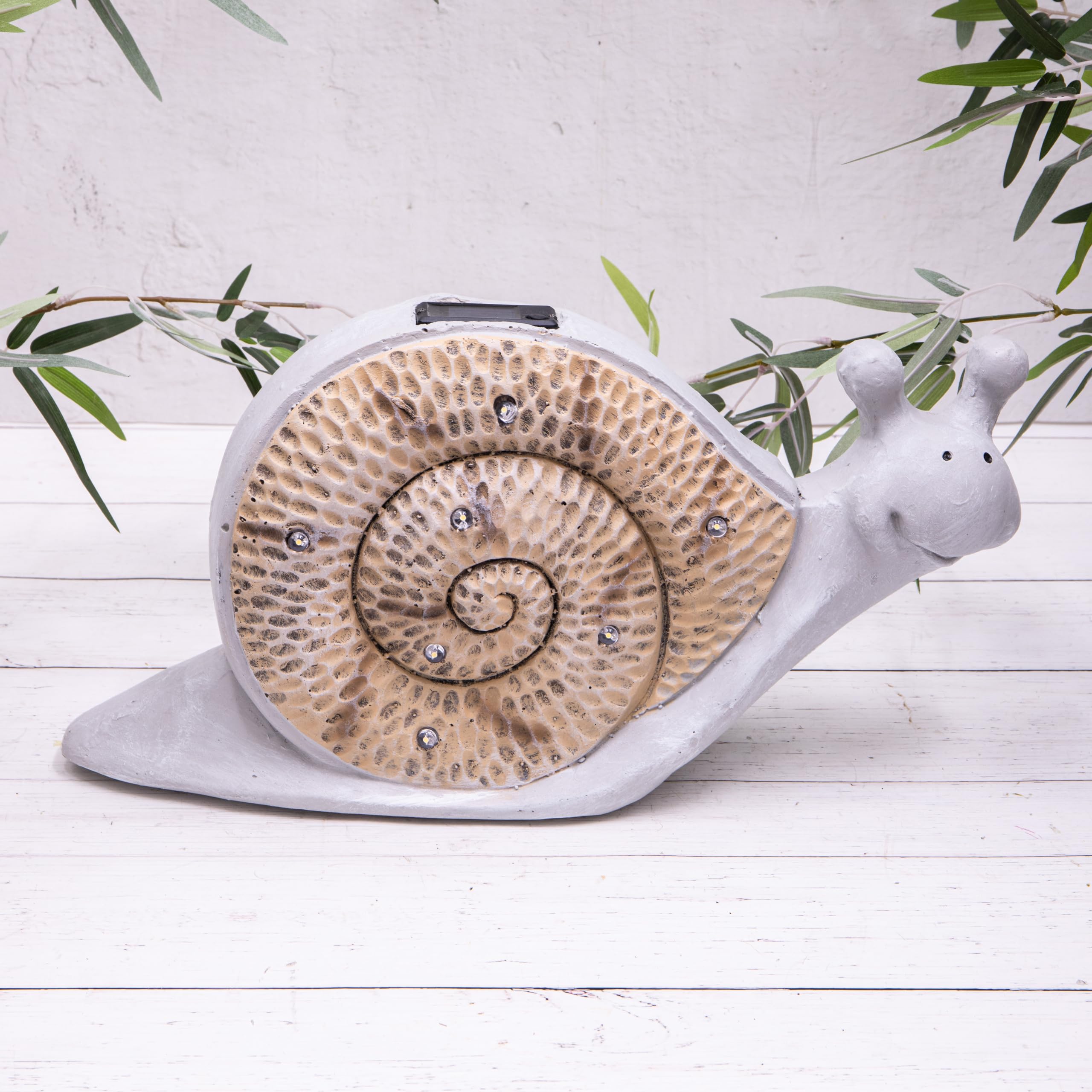 Generic Large Snail Solar LED Light Up Garden Woodstone Decorative Novelty Ornament