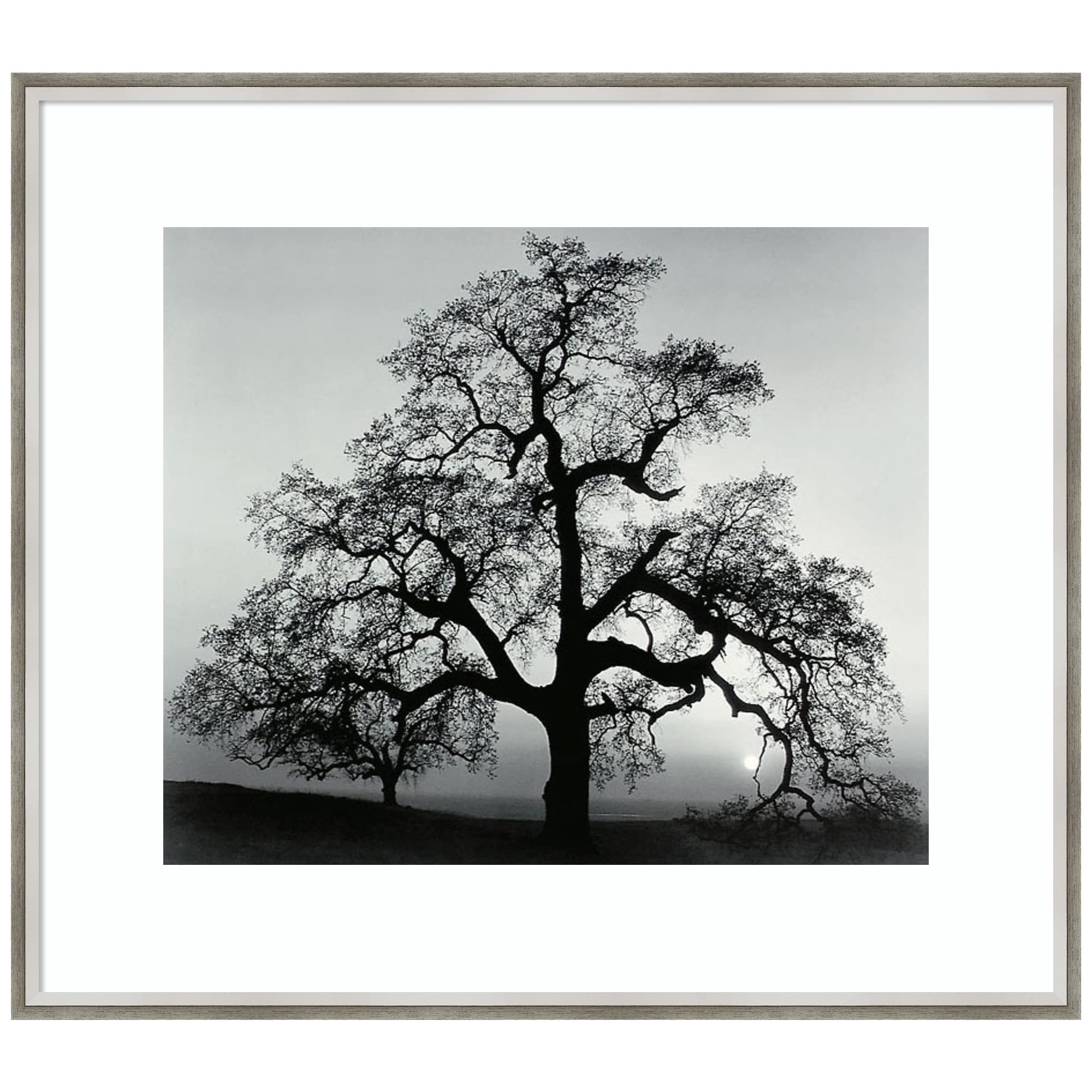 Amanti Art Ansel Adams - Cuadro enmarcado en madera, diseño de roble, puesta de sol y ciudad de California 1962 (78,7 cm de ancho x 68,5 cm de alto), marco blanco plateado Lucie, tamaño grande
