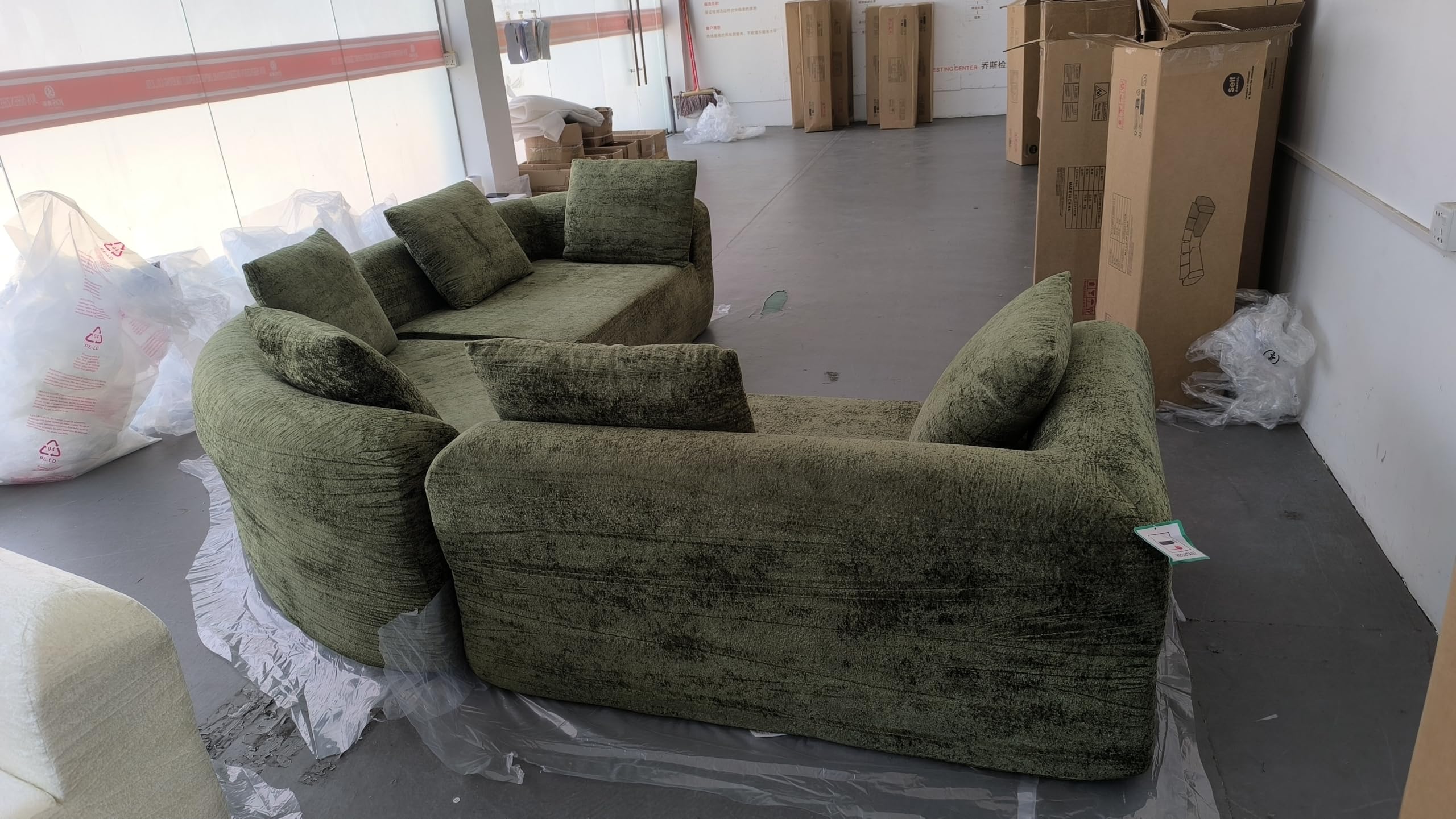 275cm Grünes geschwungenes Ecksofa, Chenille Wolkensofa ohne Rahmen