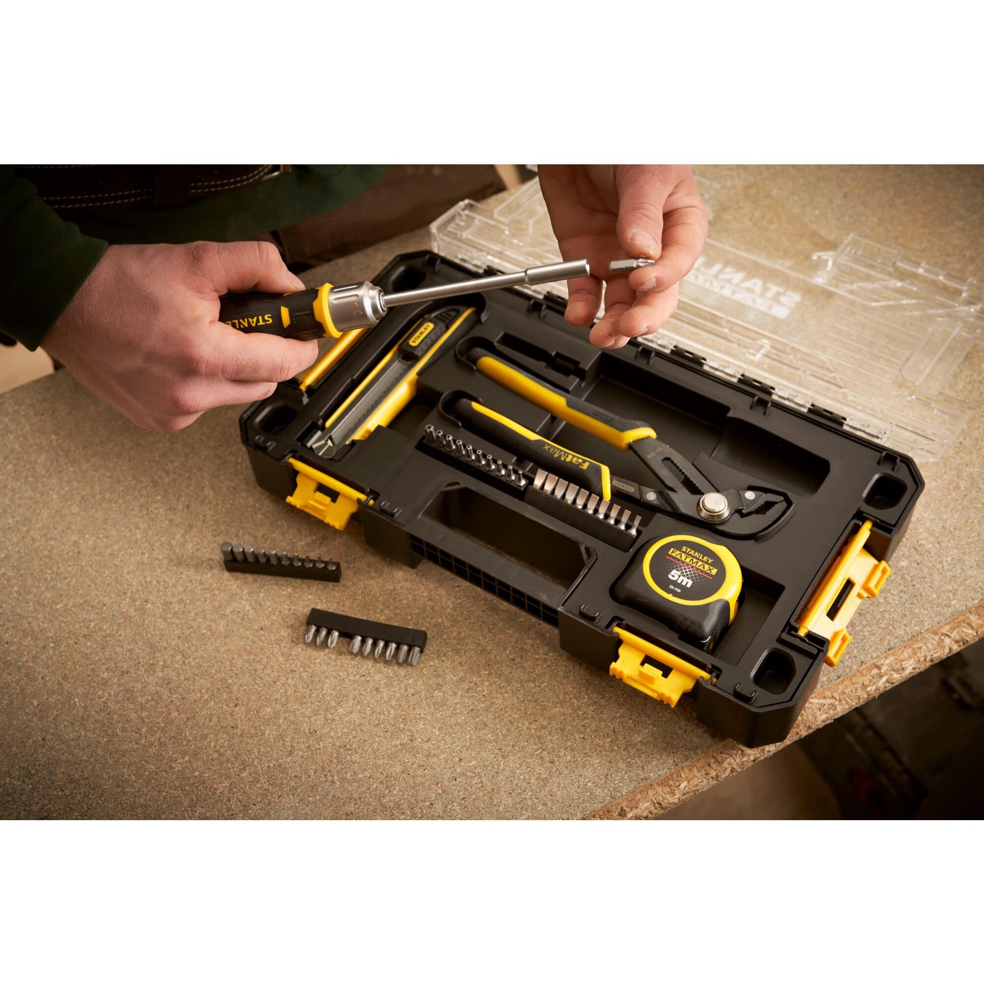 STANLEY Set herramienta manual mixto - 44 piezas