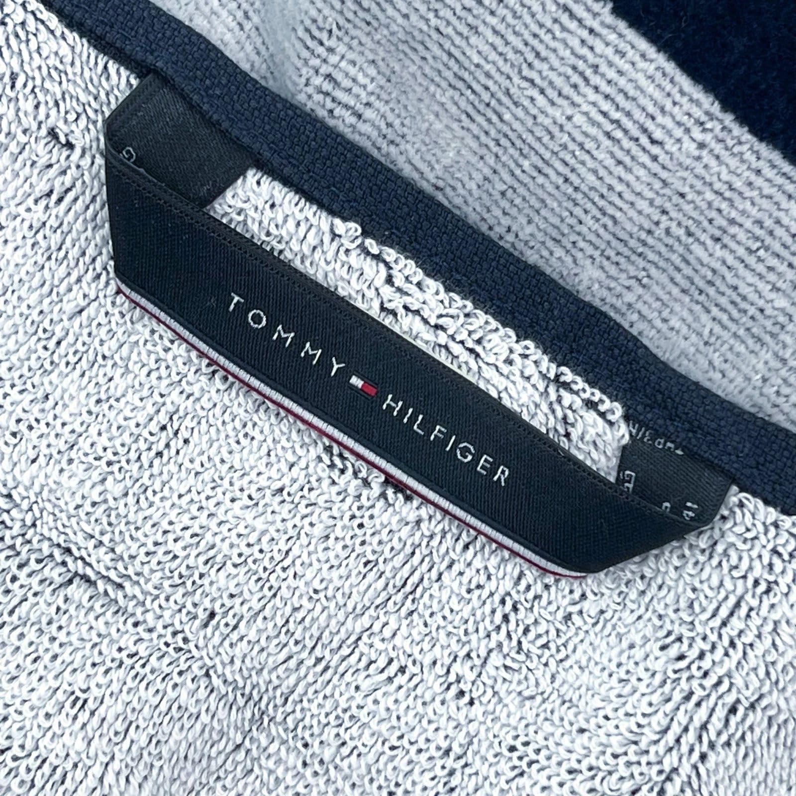 Tommy Hilfiger Serviette de Plage Piscine Plage Serviette Maxi en Éponge de Pur Coton Chenillé Motif: Skipper 51 Taille: 90 x 170 cm