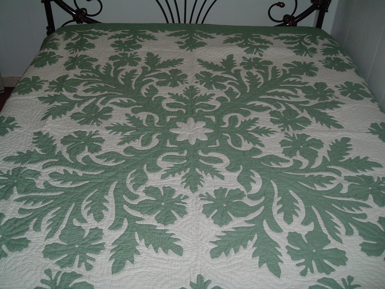 Hawaiian Quilt 100% Hand Quilted/Hand Appliqued Full/Queen Bedspread 80x80 New