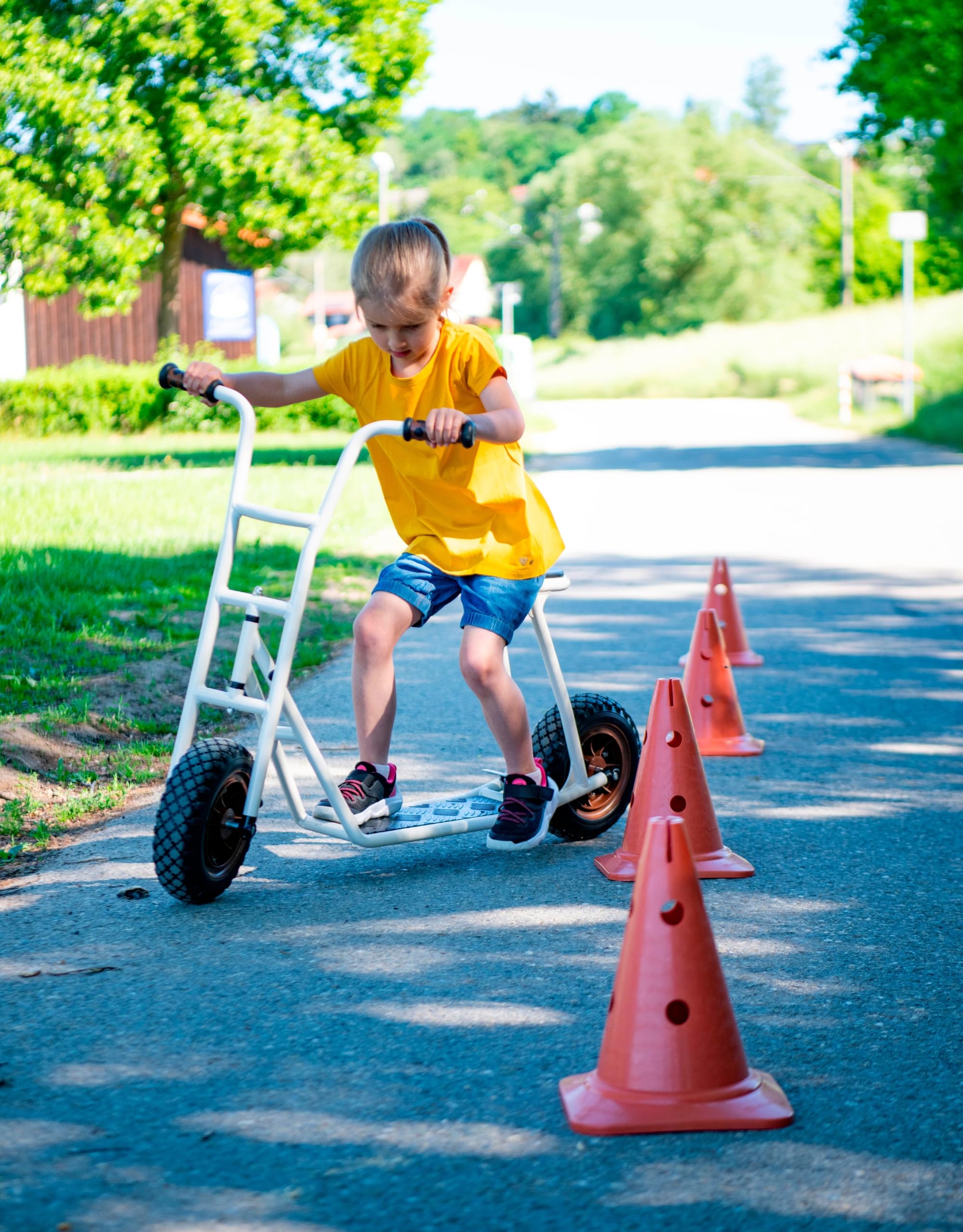 Betzold Tretroller mit Sitz – 2-in-1 Scooter & Laufrad für Kita & Kindergarten