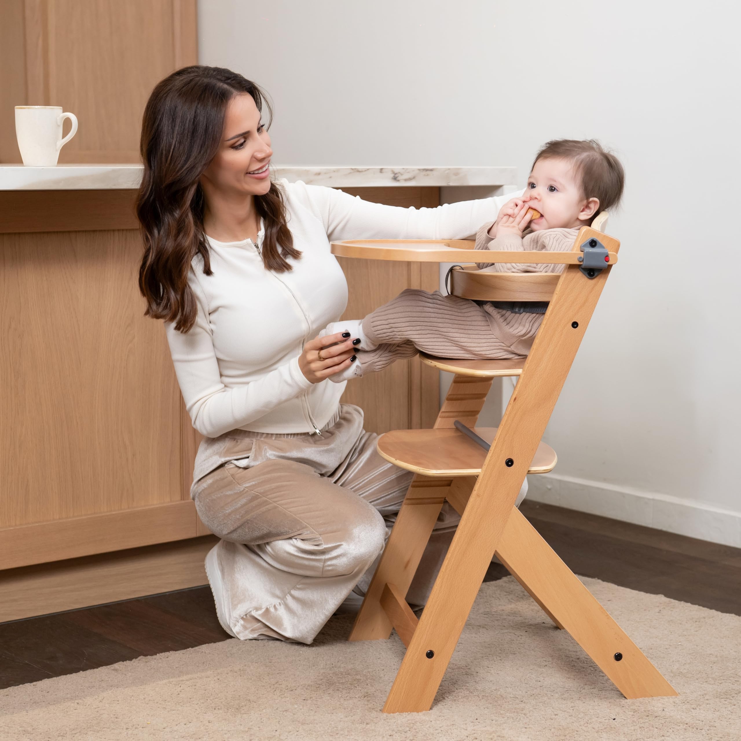 KikkaBoo Trona Evolutiva de Madera para Bebé NORDY, Silla Alta Ajustable hasta 35 kg, Haya Maciza, Bandeja Extraíble, Arnés de 3 Puntos, Madera