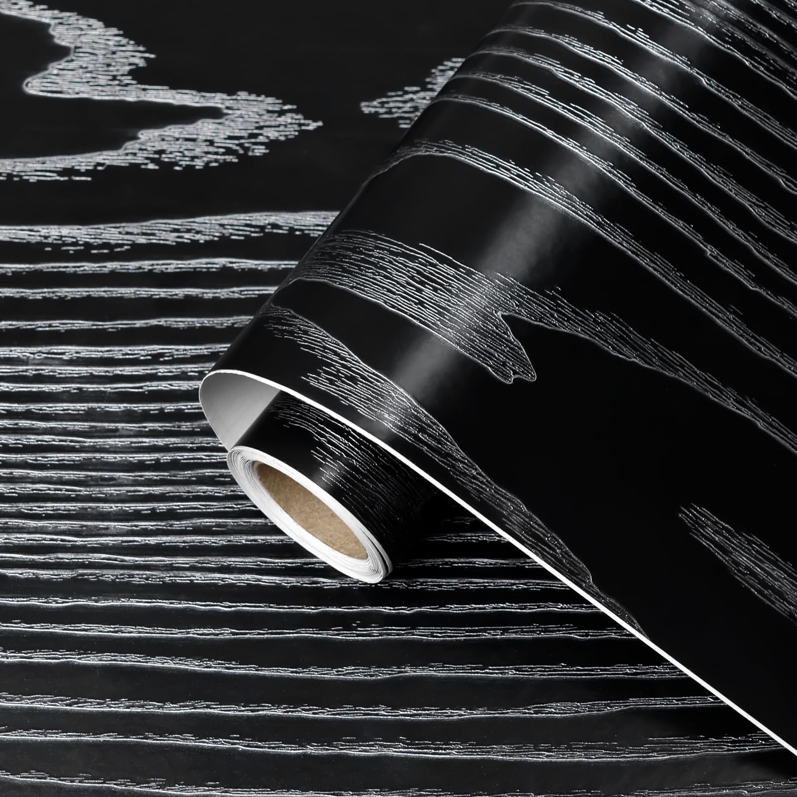 Papier peint grain de bois amovible pour masquer les défauts d'un meuble en vinyle autocollant