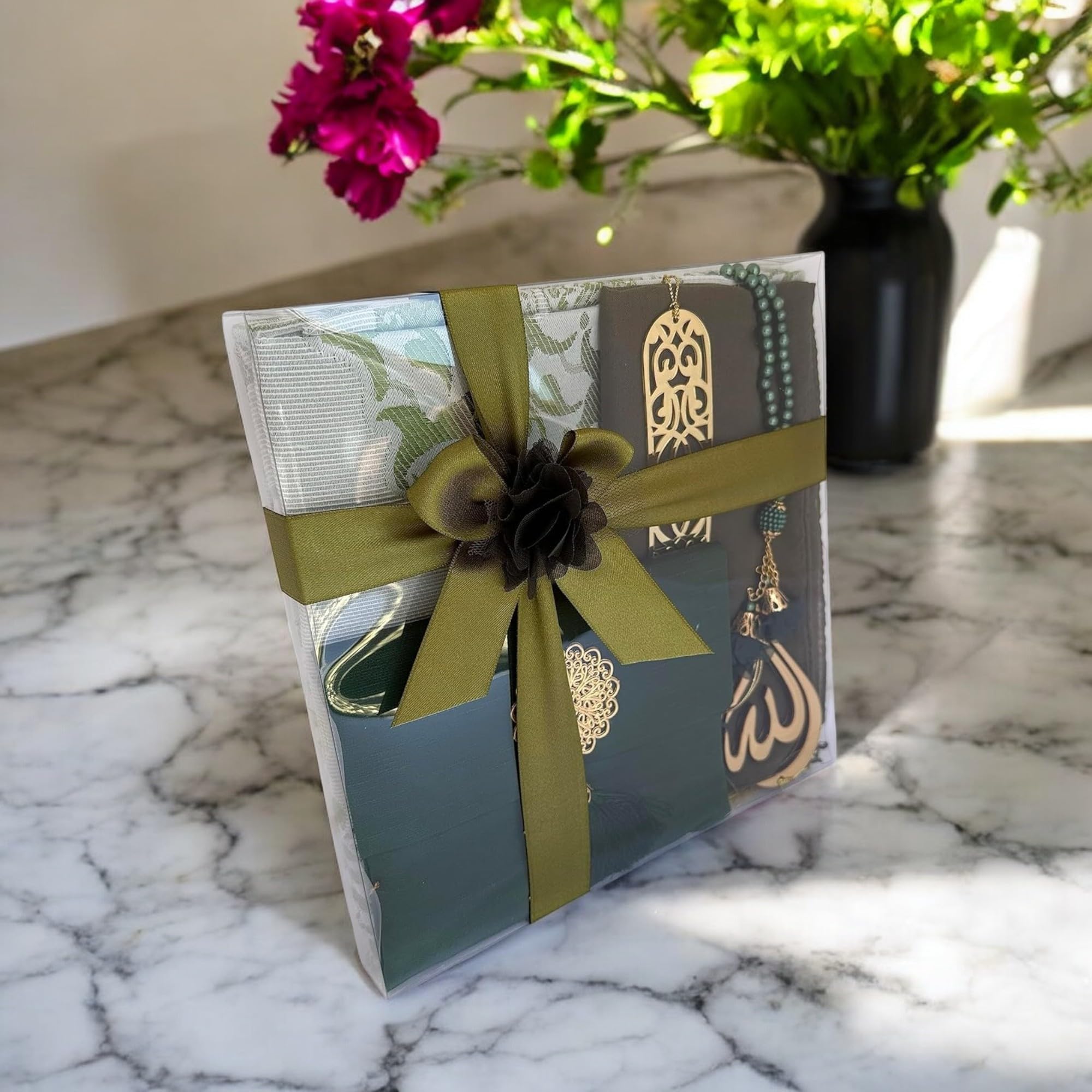 Muslim Prayer Rug, 7 in One Gift Set, Prayer Mat Surah Book, Tasbeeh, Scarf, Surah Case, Bookmark, Car Mirror Hanger, Prayer Beads,Islamic Gift for Umrah, Hajj, Wedding, Janamaz (Green)