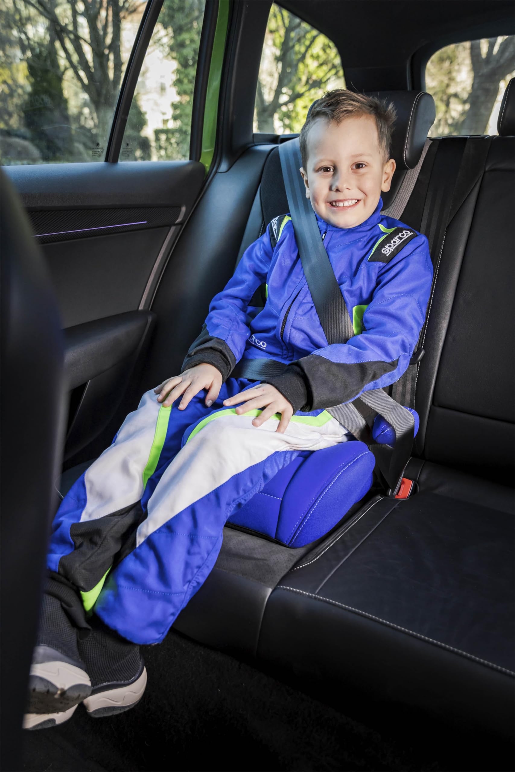 Sparco Rialzo per seggiolino auto blu i-Size per bambini e bambine. Approvato ECE R129/03 125-150 cm. Con rivestimento lavabile di 3 cm. Realizzato in ABS ad alta resistenza