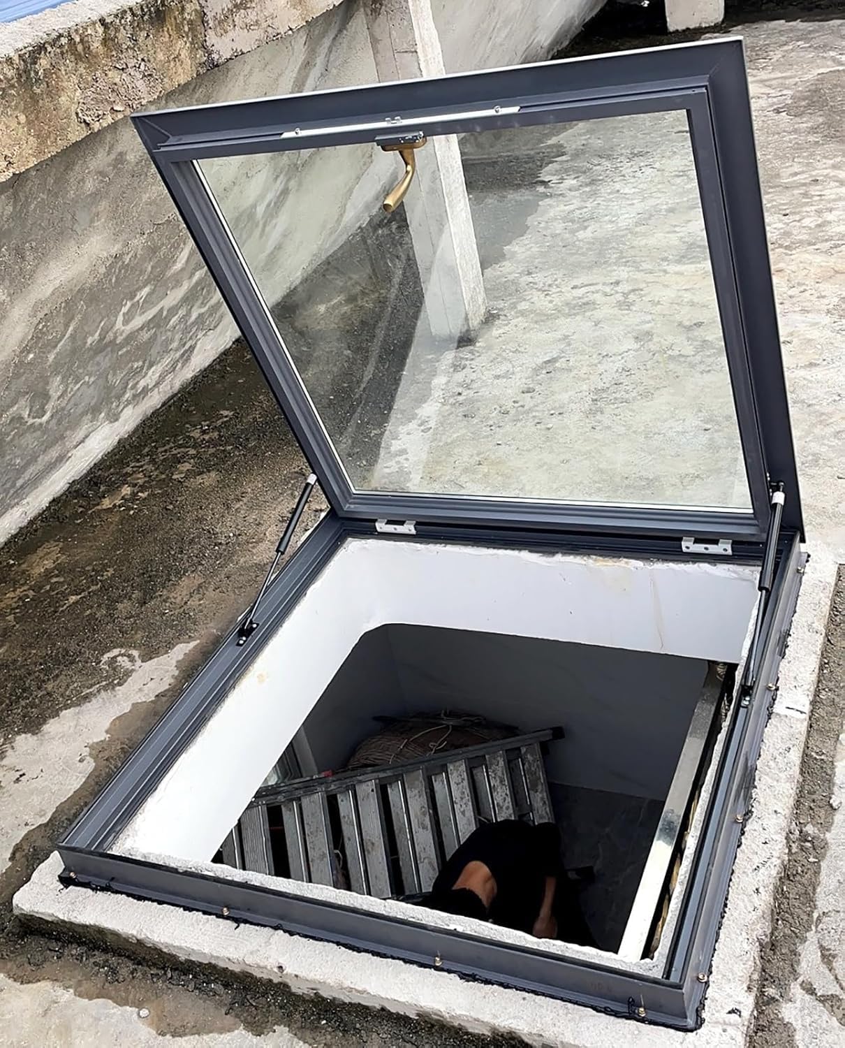 Sportello di Accesso al Tetto, Copertura per Finestra di Uscita dalla soffitta, lucernario a Filo Tetto, sportello di Manutenzione Impermeabile per Sicurezza e ispezione
