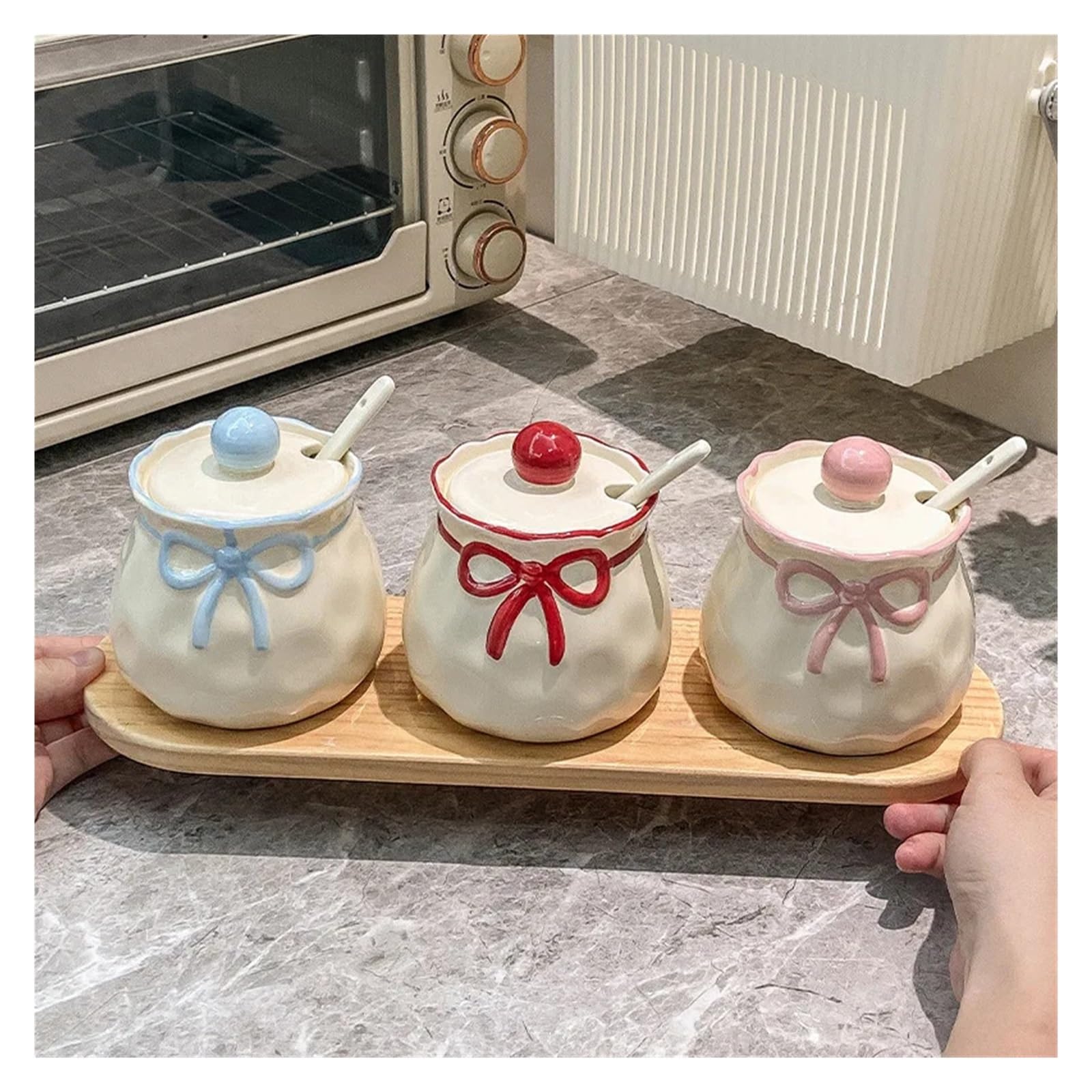Tarro de ceramica con lazo para sal y especias | Para condimentos solidos, recipiente de cocina, 30*12*15cm, 900g(Pink Blue Red)