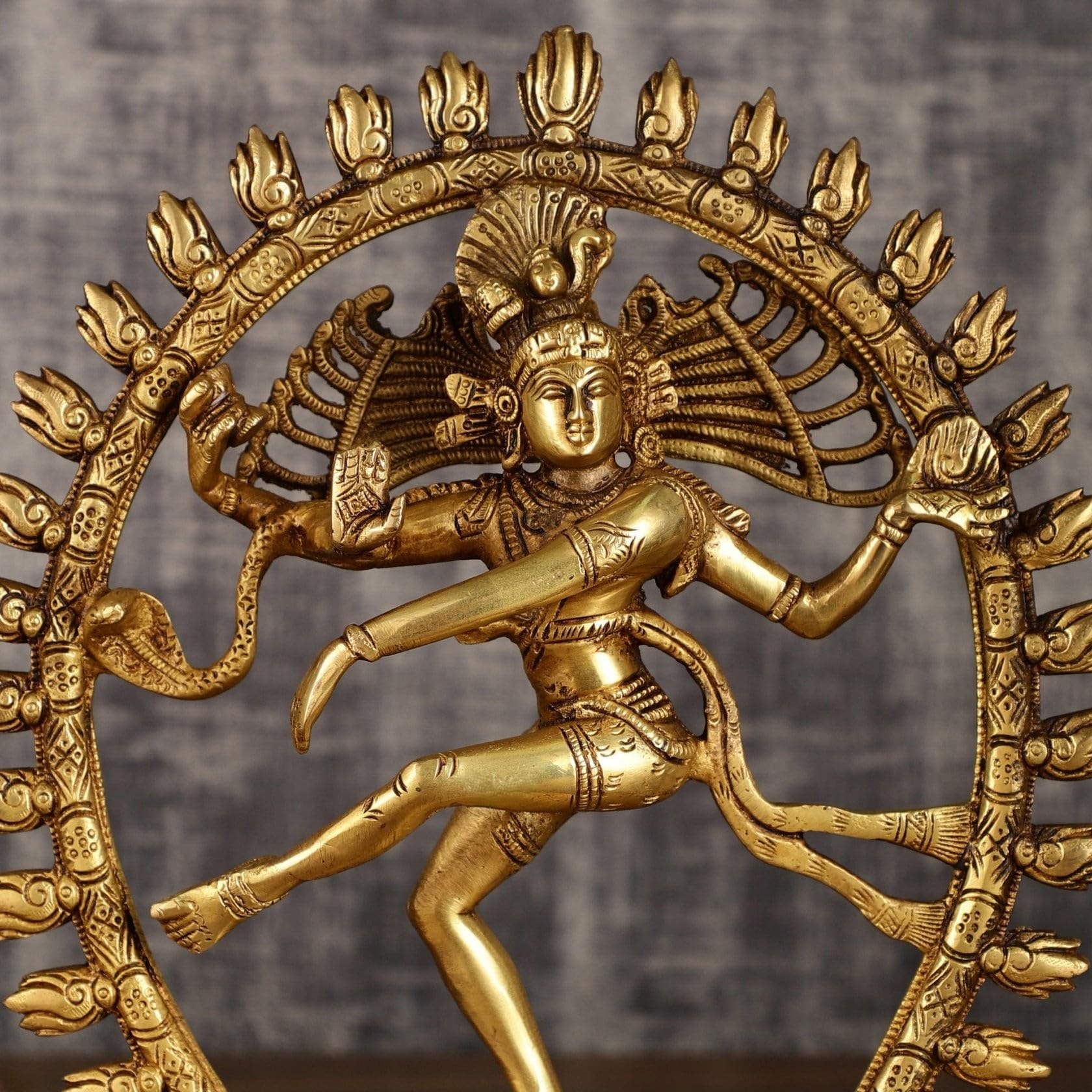 Statua Nataraja in ottone, statua di Shiva Nataraja danzante, 30 cm, maestosa Shiva in ottone in posa da ballo, ideale per la decorazione della casa, Lord Shiva nella danza cosmica, perfetta