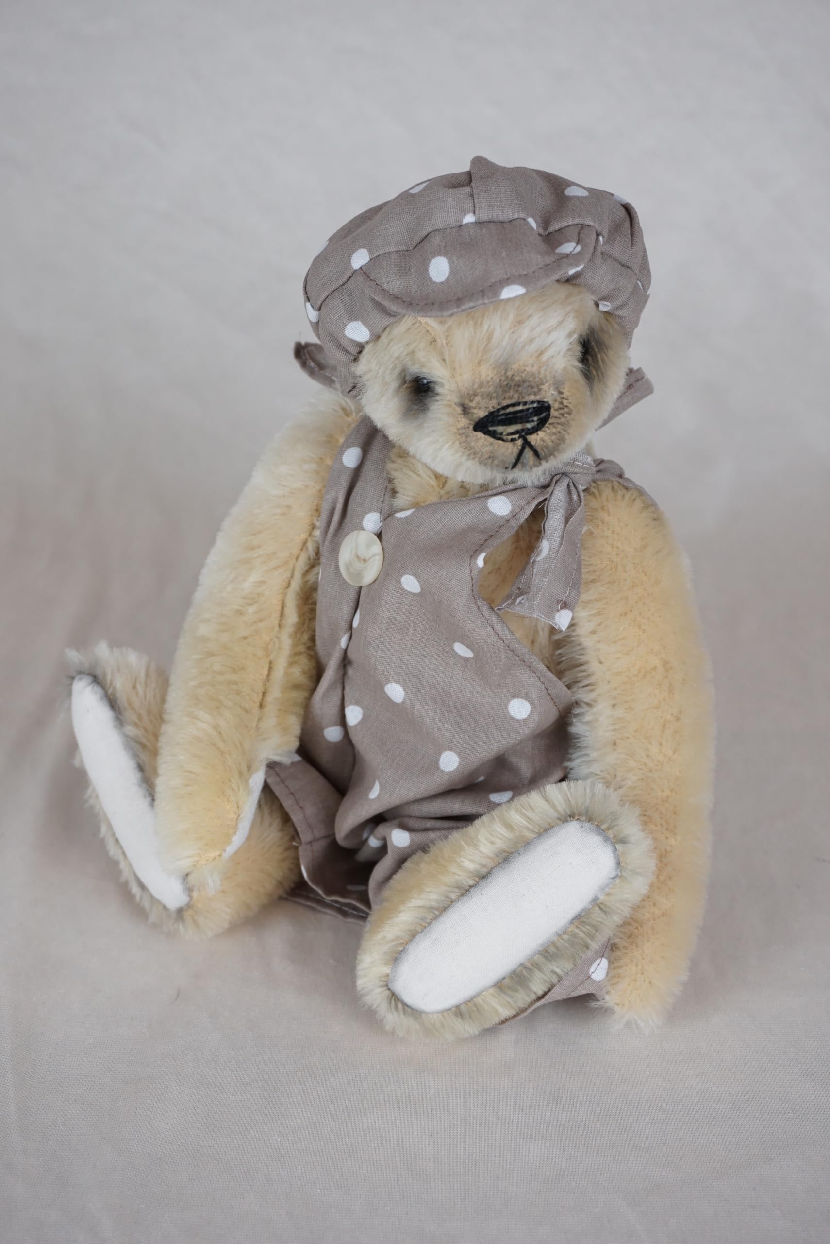 Generisch Handgefertigter Teddybär Gernot von den Urbi-Bären