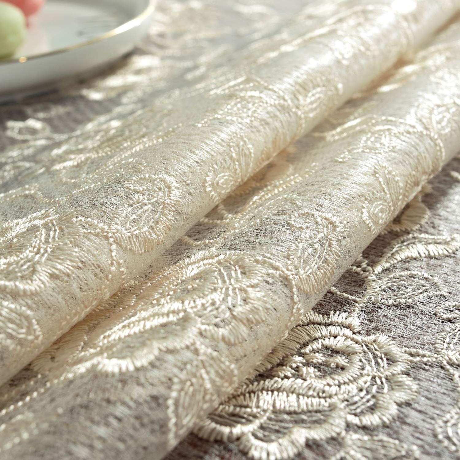 SUTAVIA - Mantel de encaje bordado, diseño clásico cuadrado pequeño de 43 pulgadas, a prueba de polvo, para cocina, comedor, picnic, banquete de boda y decoración del hogar (dorado)