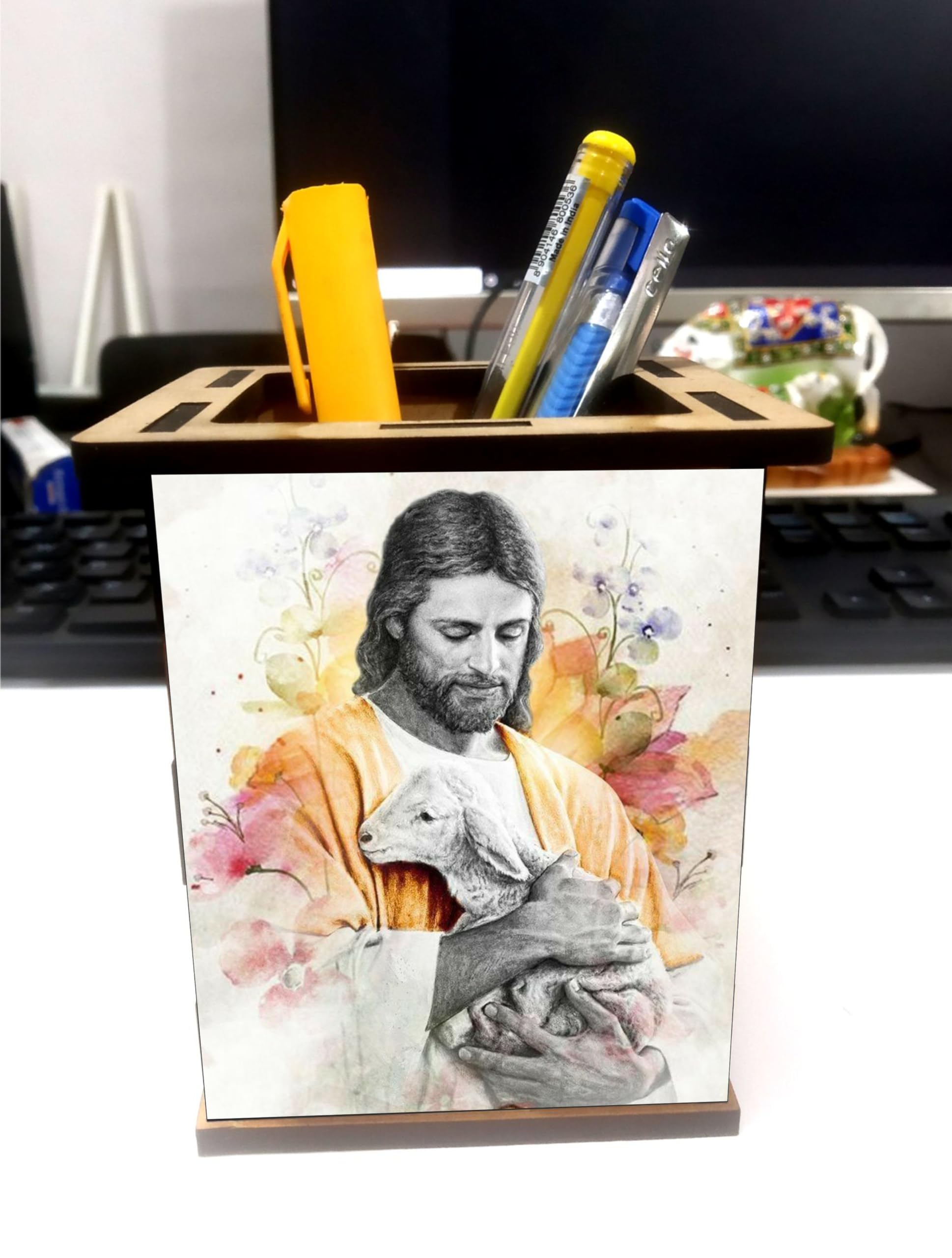 jwalpa Creation Wooden Pen Stand with Hand Painted photo Return Gift Office Stationery Pen Holder, Multicolor Desk Organizer Pen And Pencil Holder (Jesus-pen-stand)