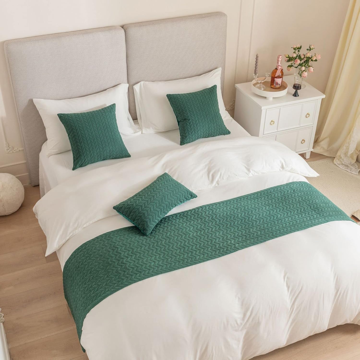 Bed Runner Quilted Wave Pattern Fleece Bed Throws for Foot of Bed Bedding Scarf Protection for Bedroom Hotel Green Twin/Twin XL
