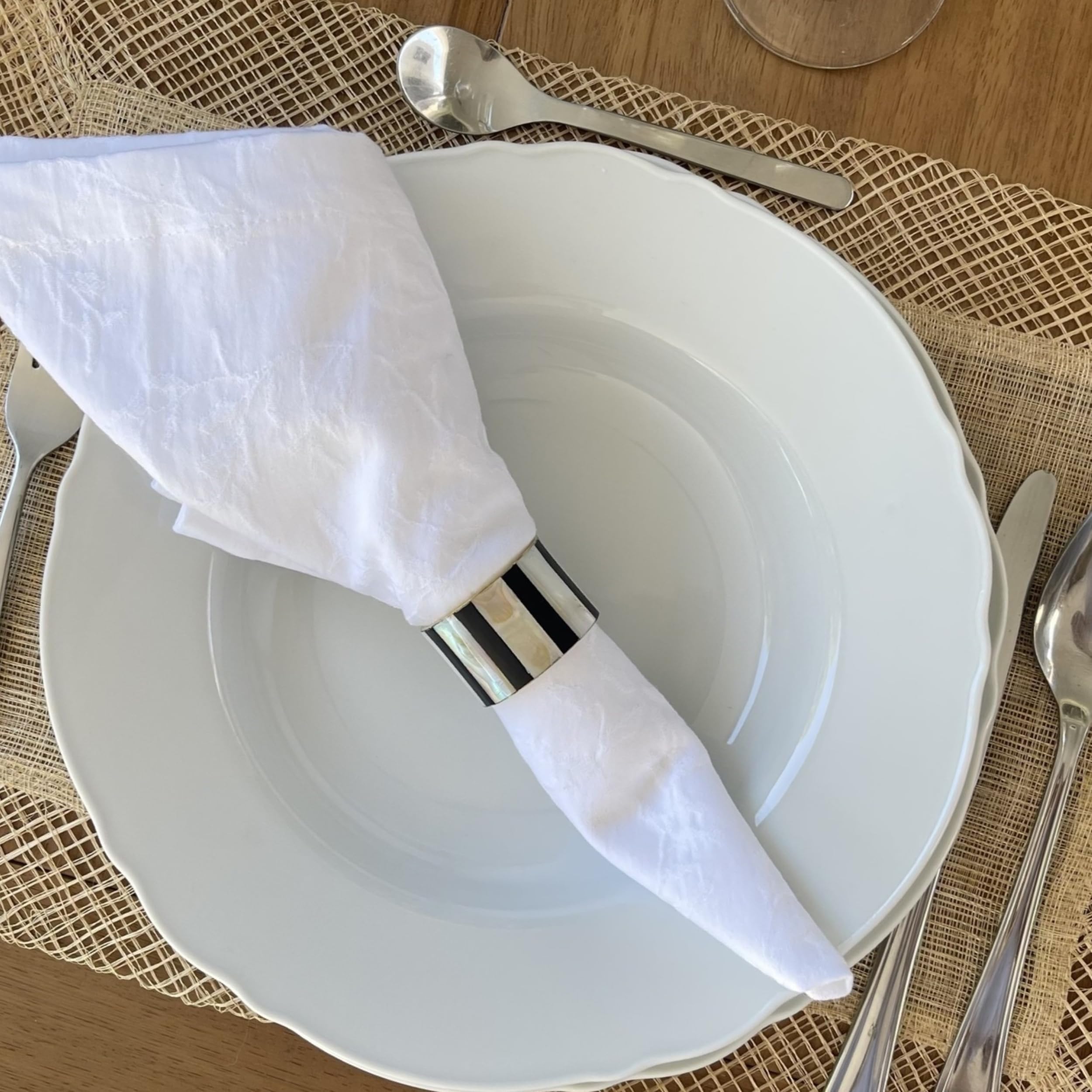 Serviettenringe Gold mit Natur Perlmutt Schwarz Weiß - Elegante Serviettenringe für Tisch Esszimmer Küche - Dekorative Moderne Serviettenringe - ASTER HOME (10)