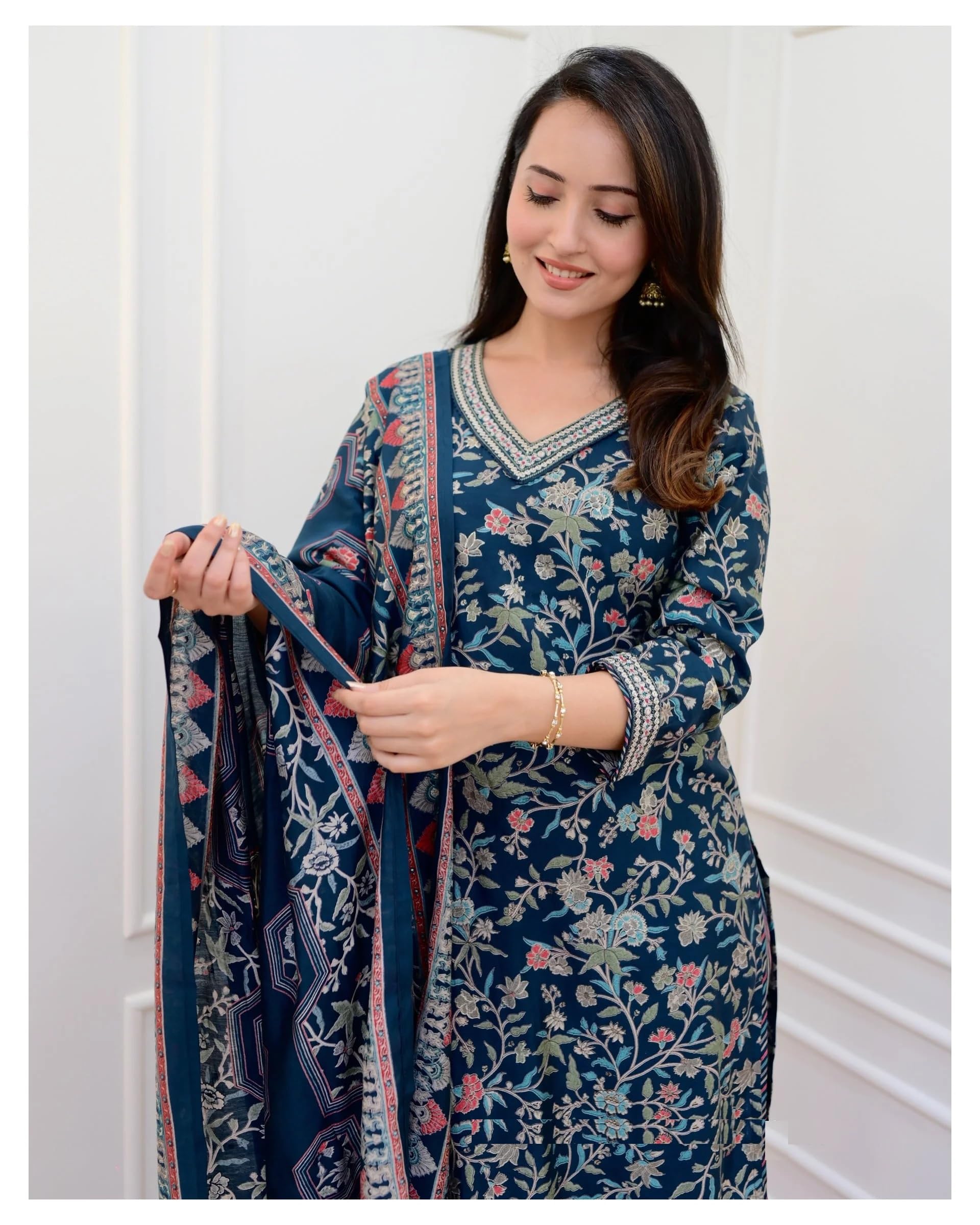KLOSIA Women Printed Kurta and Pant Set with Dupatta (Medium) Blue 2