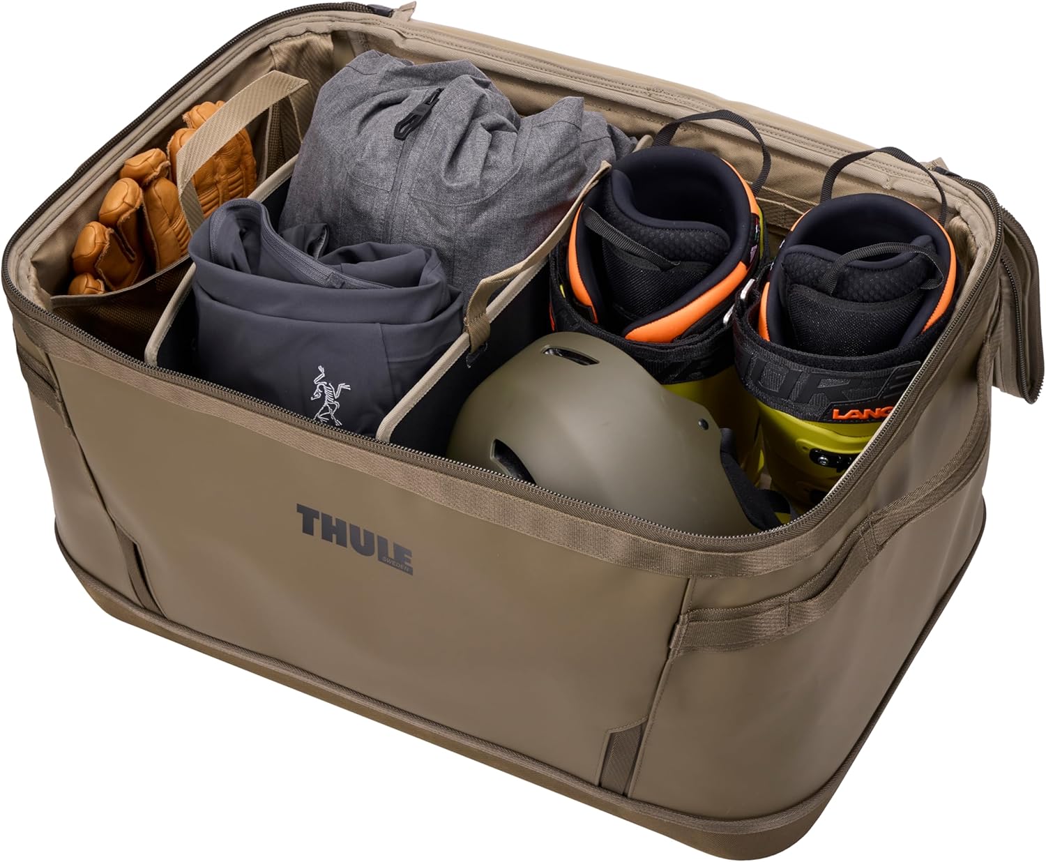 Thule Chasm Gear Hauler, Waterproof base, Internal pockets and movable divider panels