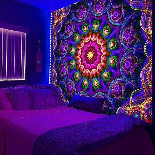 Psyhilar Tapiz de mandala trippy de luz negra para colgar en la pared de dormitorio, póster hippie bohemio con luz negra para adultos (90 x 70