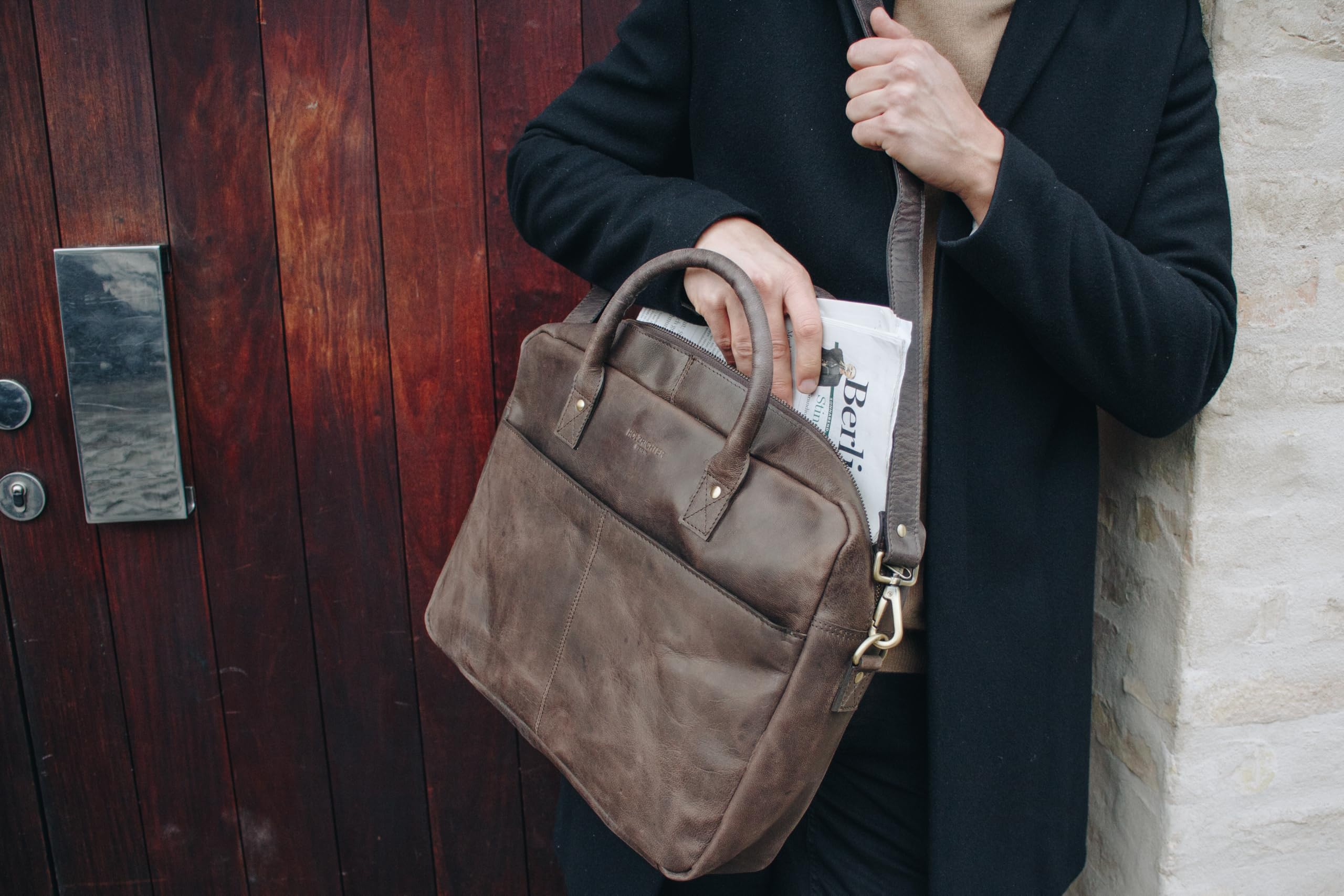 HOLZRICHTER Berlin - Große Aktentasche aus Leder (No 1-1), 30 x 39 x 10 cm Laptoptasche für Herren, Hochwertiges 15" Briefcase für die Arbeit, Businesstasche